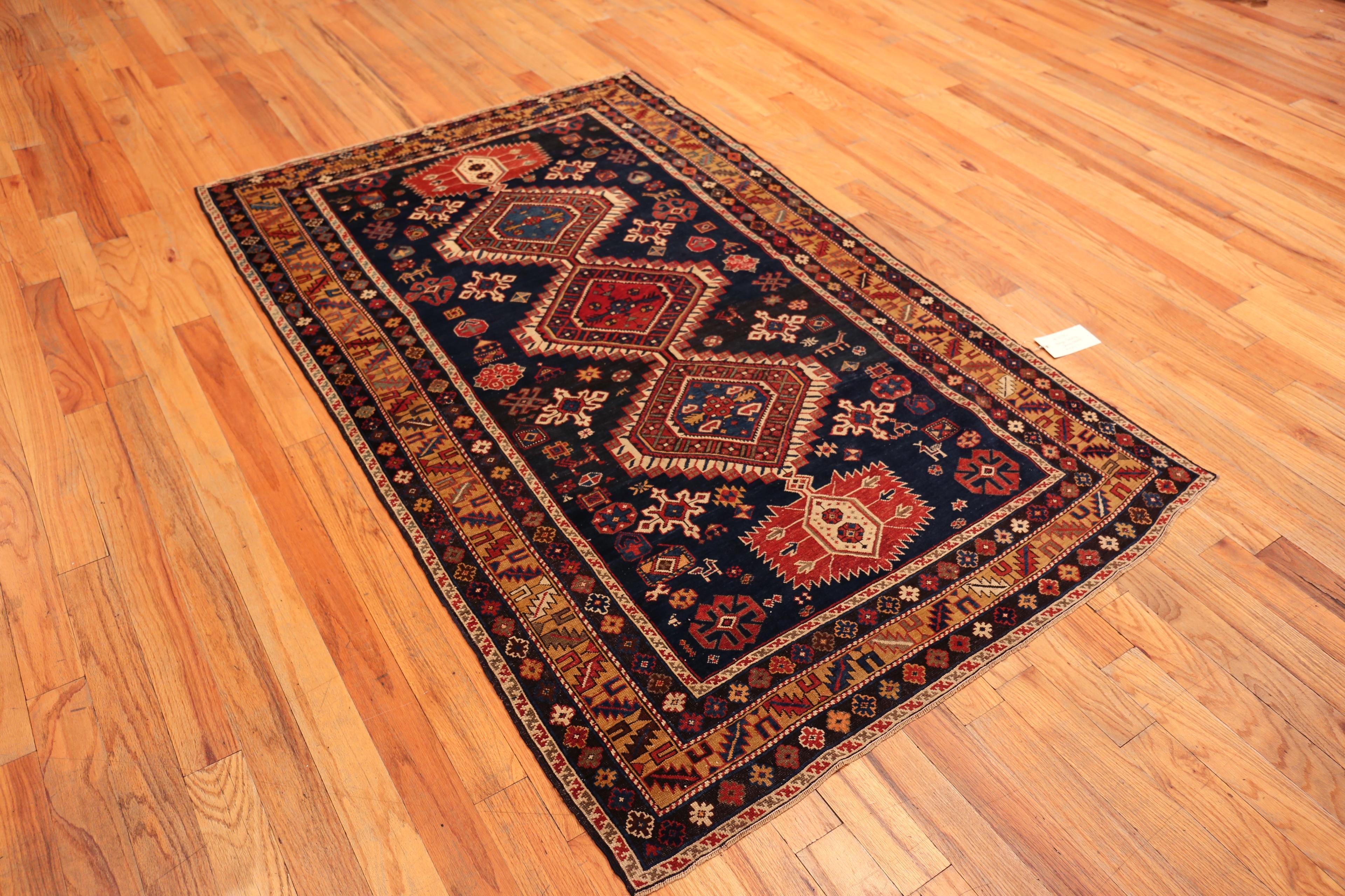 Ancien tapis caucasien Shirvan, Origine : Caucase, Circa Late 19th Century

