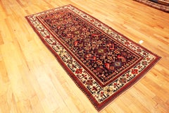 Nazmiyal Collection Antike kaukasischen Shirvan Teppich 4 ft 10 in x 9 ft 9 in