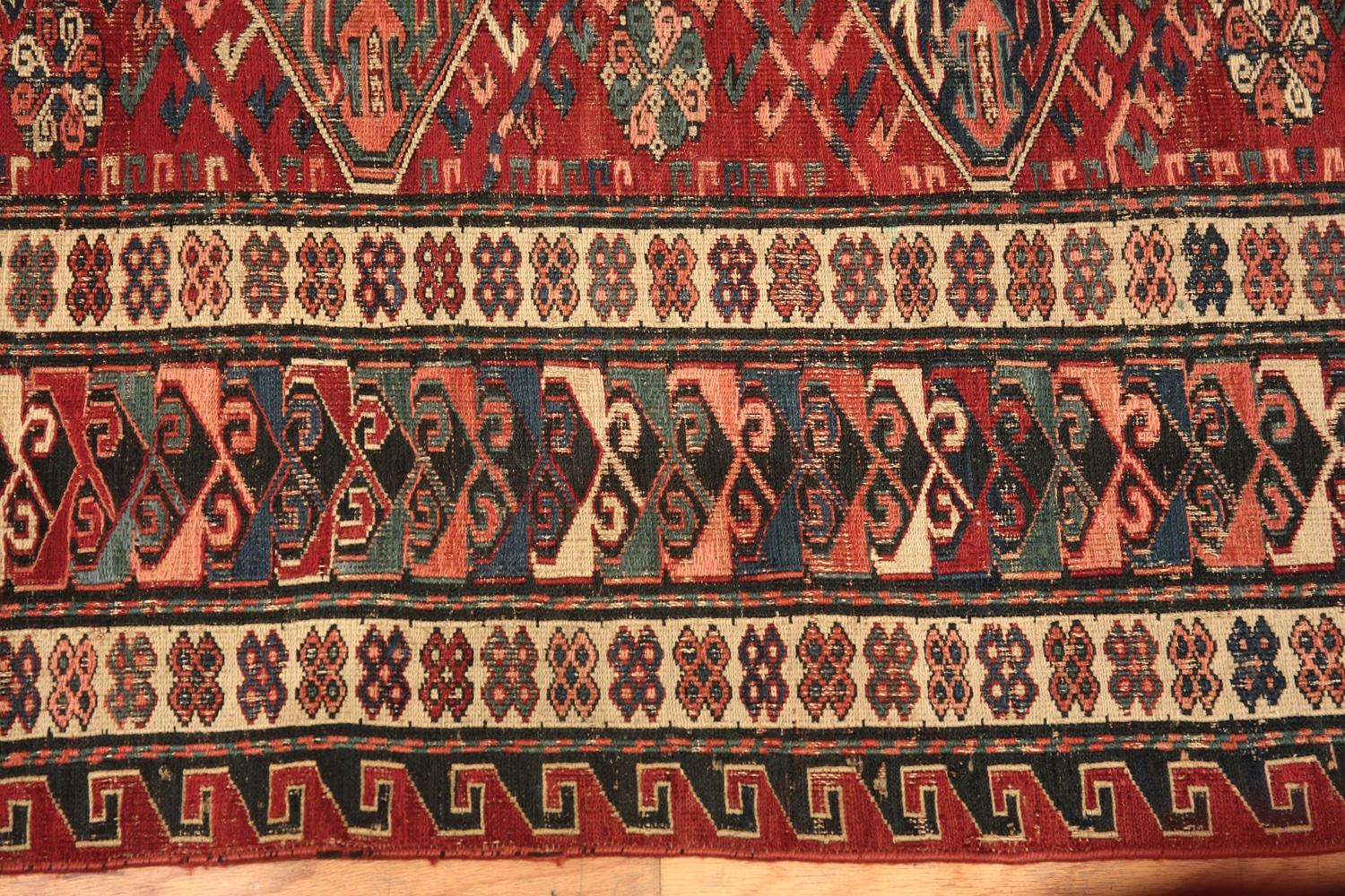 Antique Caucasian Soumak Rug. 5 ft x 6 ft 3 in In Good Condition For Sale In New York, NY