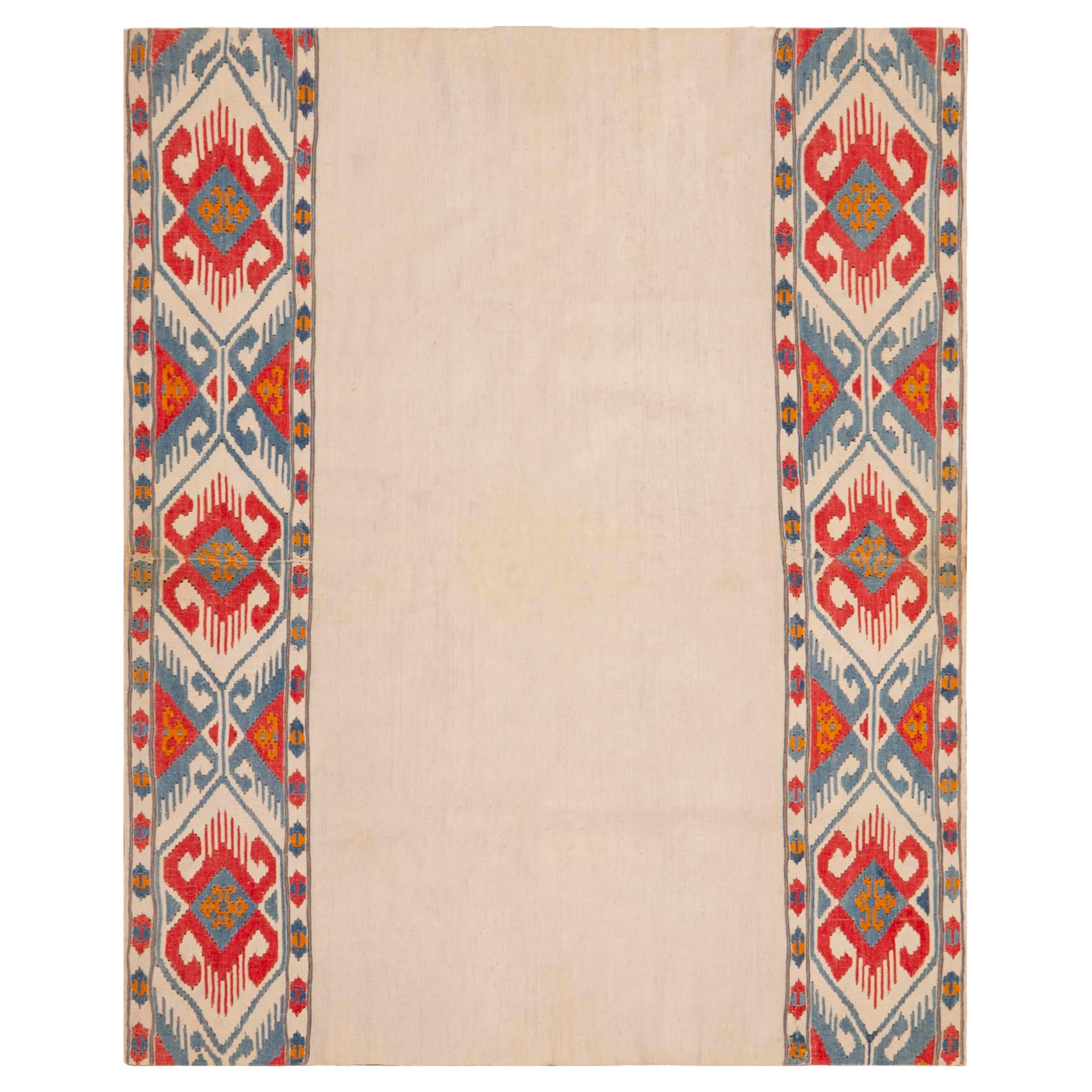 Collection Nazmiyal Collection Antique Textile Caucasien 2 ft 4 in x 2 ft 10 in en vente