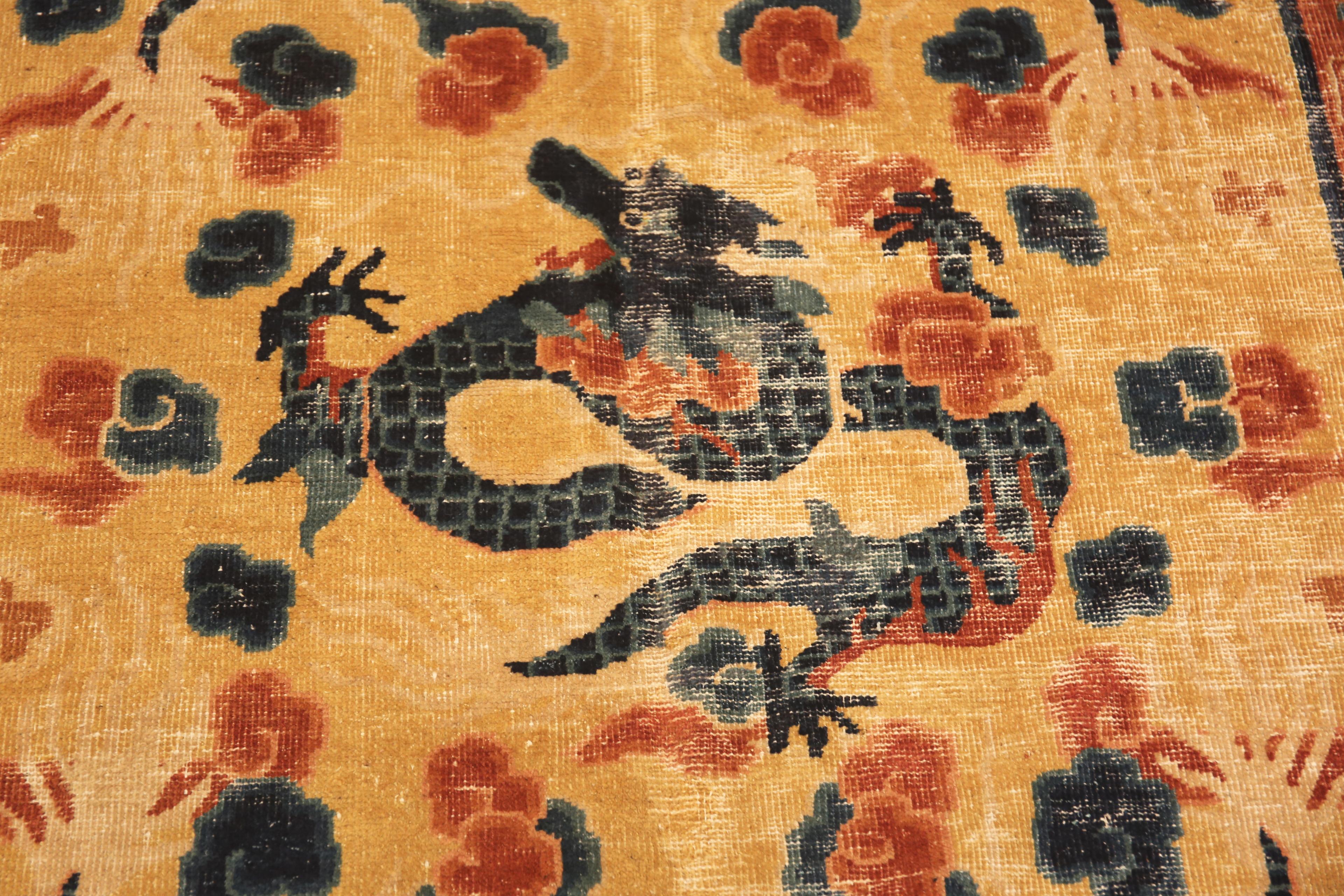 Wool Antique Chinese Dragon Design Rug. 5 ft 3 in x 7 ft 8 in For Sale