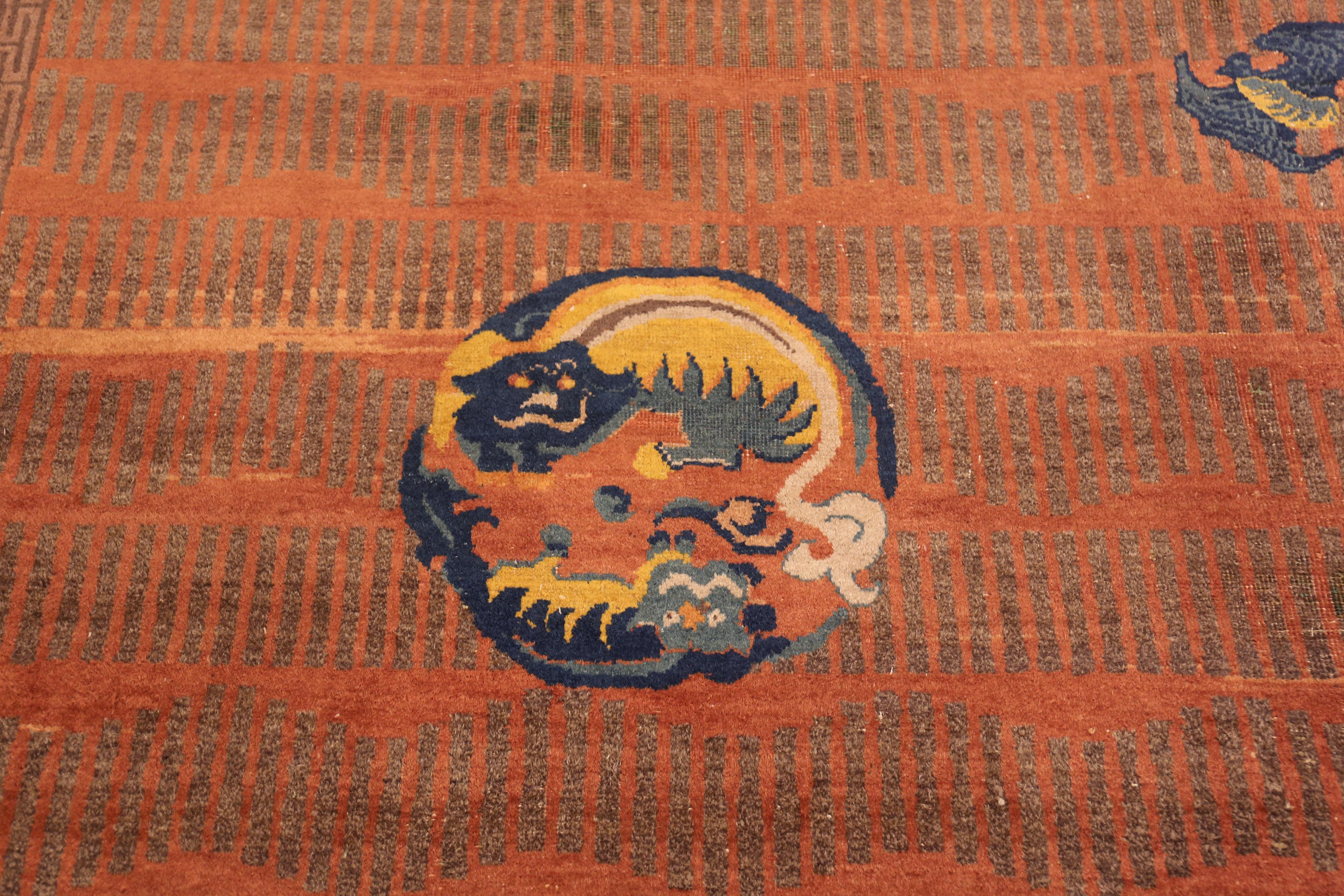 Noué à la main Collection Nazmiyal Collection Antique Chinese Rug 8 ft 10 in x 13 ft 4 in en vente