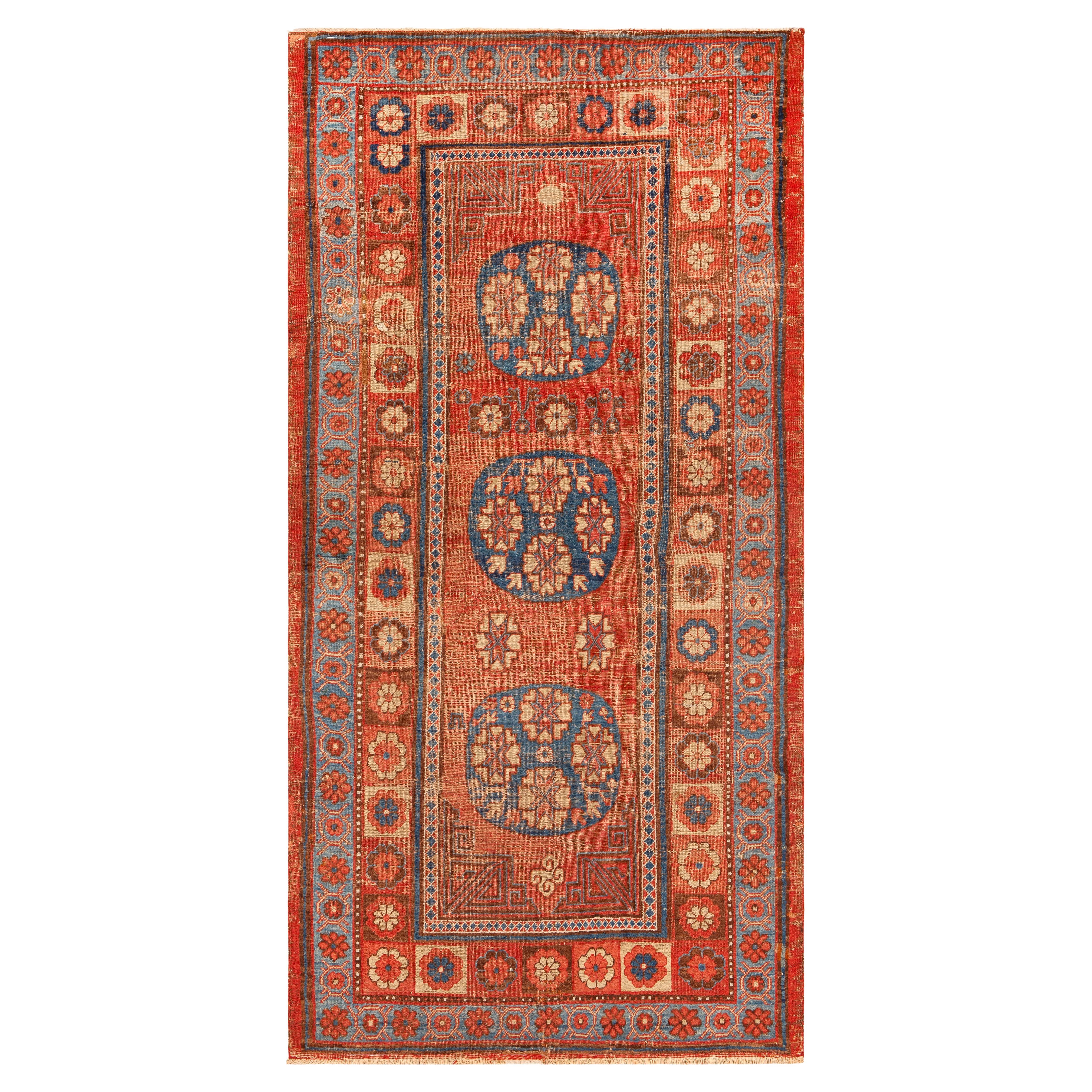Collection Nazmiyal Collection Antique East Turkestan Khotan Rug 4 ft x 8 ft 2 in en vente