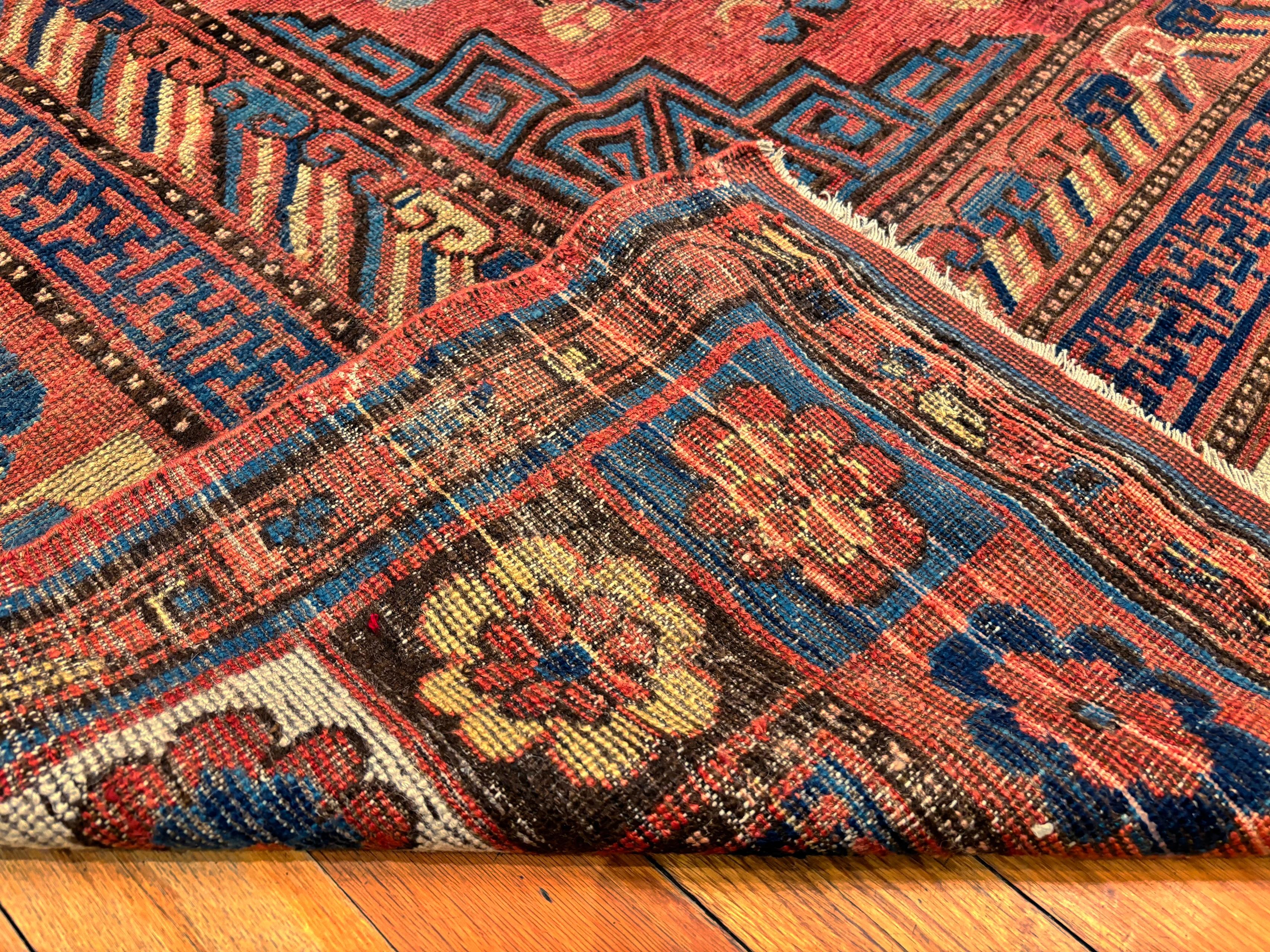 Nazmiyal Collection Antique East Turkestan Teppich 6 ft 2 in x 12 ft (19. Jahrhundert) im Angebot