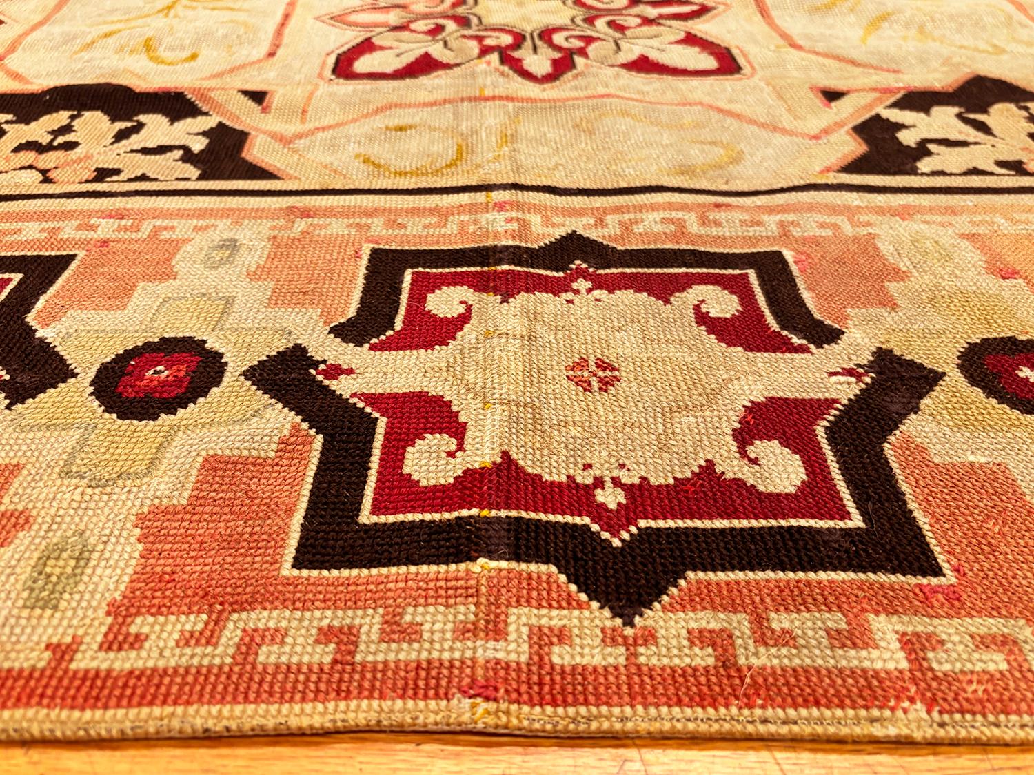 Punto croce Tappeto a punto d'ago inglese antico Nazmiyal Collection 6 ft 5 in x 8 ft 5 in in vendita