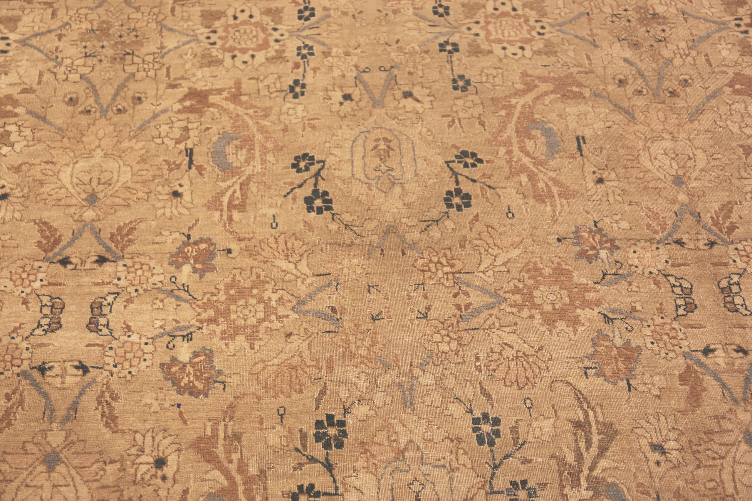 Annodato a mano Antico tappeto persiano Tabriz. 10 ft 2 in x 16 ft 9 in in vendita