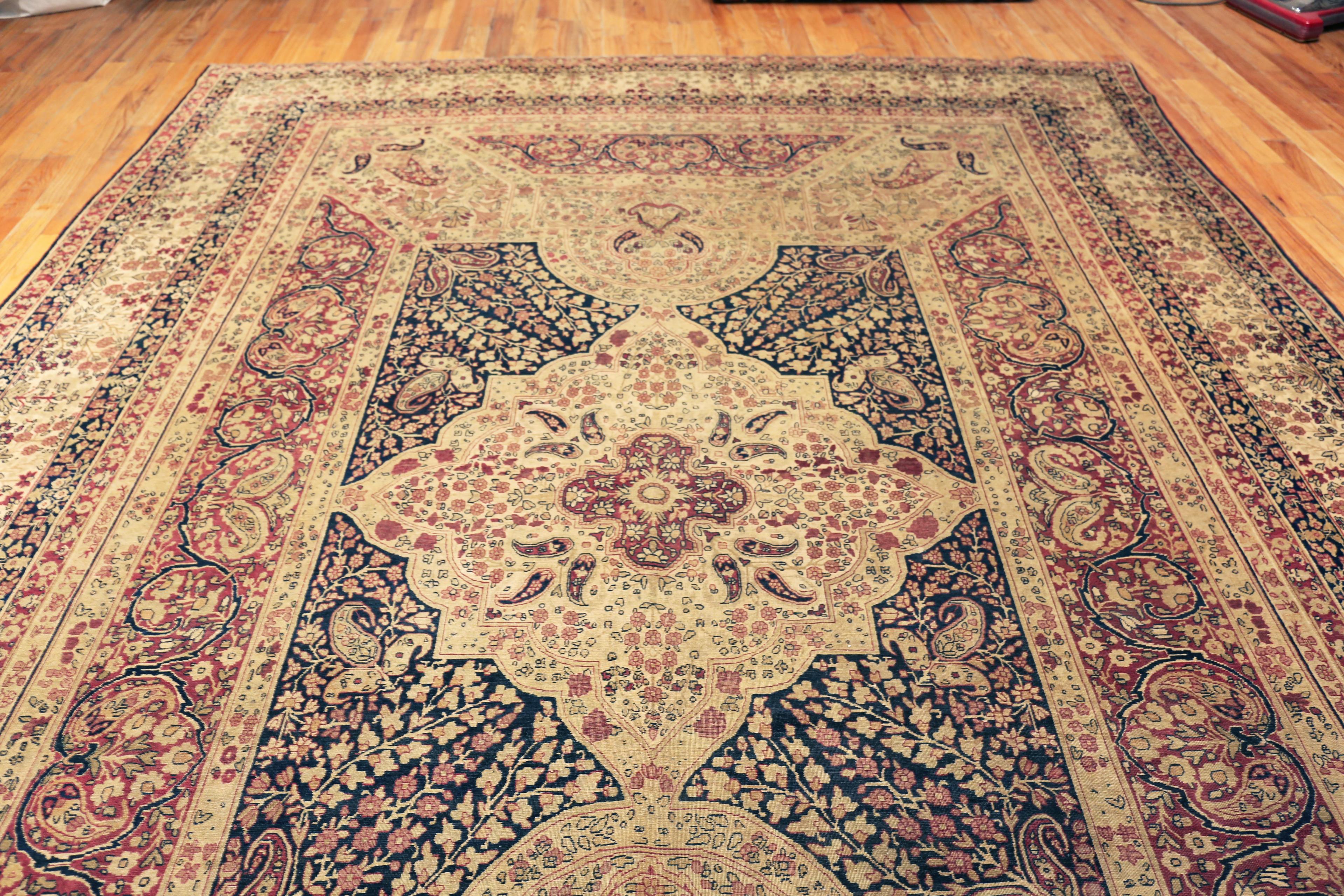 Nazmiyal Collection Antique Floral Design Kerman Teppich 10 ft 6 in x 15 ft (Kirman) im Angebot
