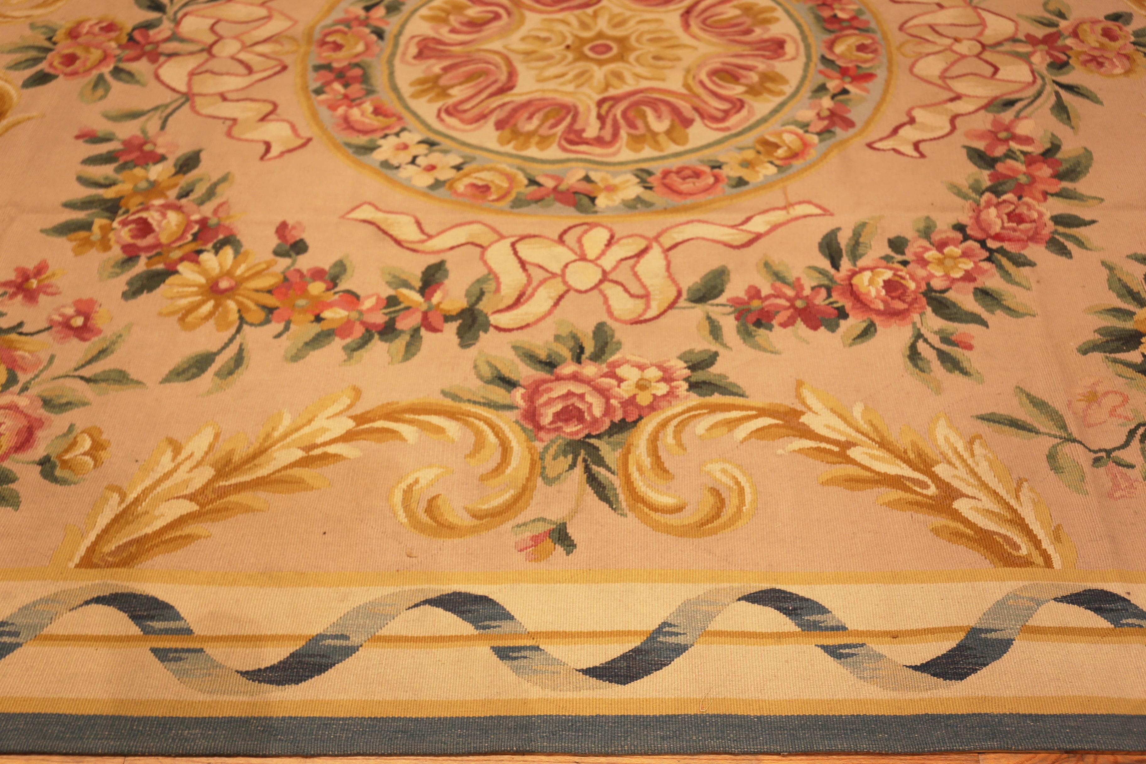 Francese Tappeto Nazmiyal Collection Antique French Aubusson Rococo 9 ft x 12 ft 3 in in vendita