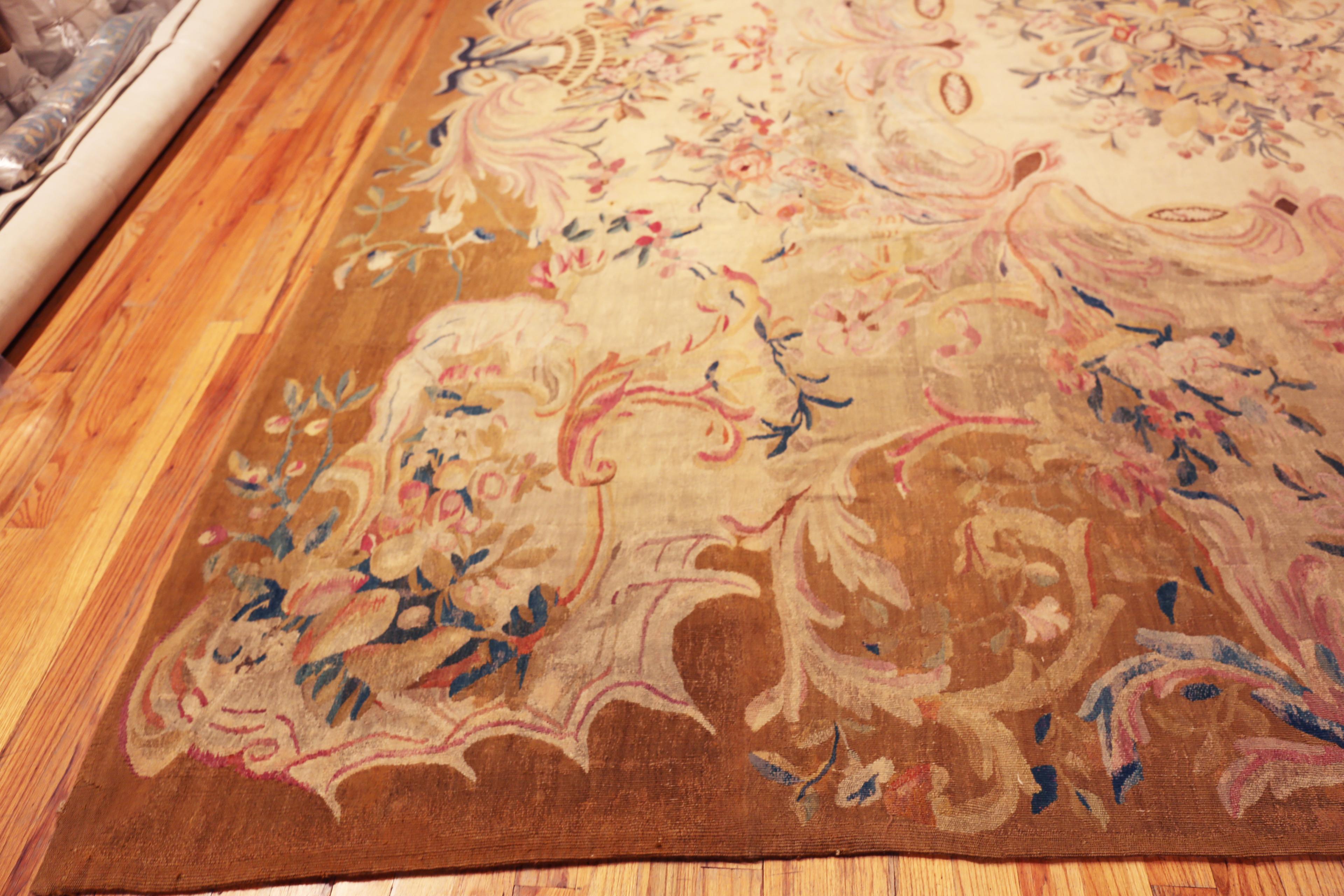 Francese Tappeto Nazmiyal Collection Antique French Aubusson 14 ft 7 in x 16 ft 6 in in vendita