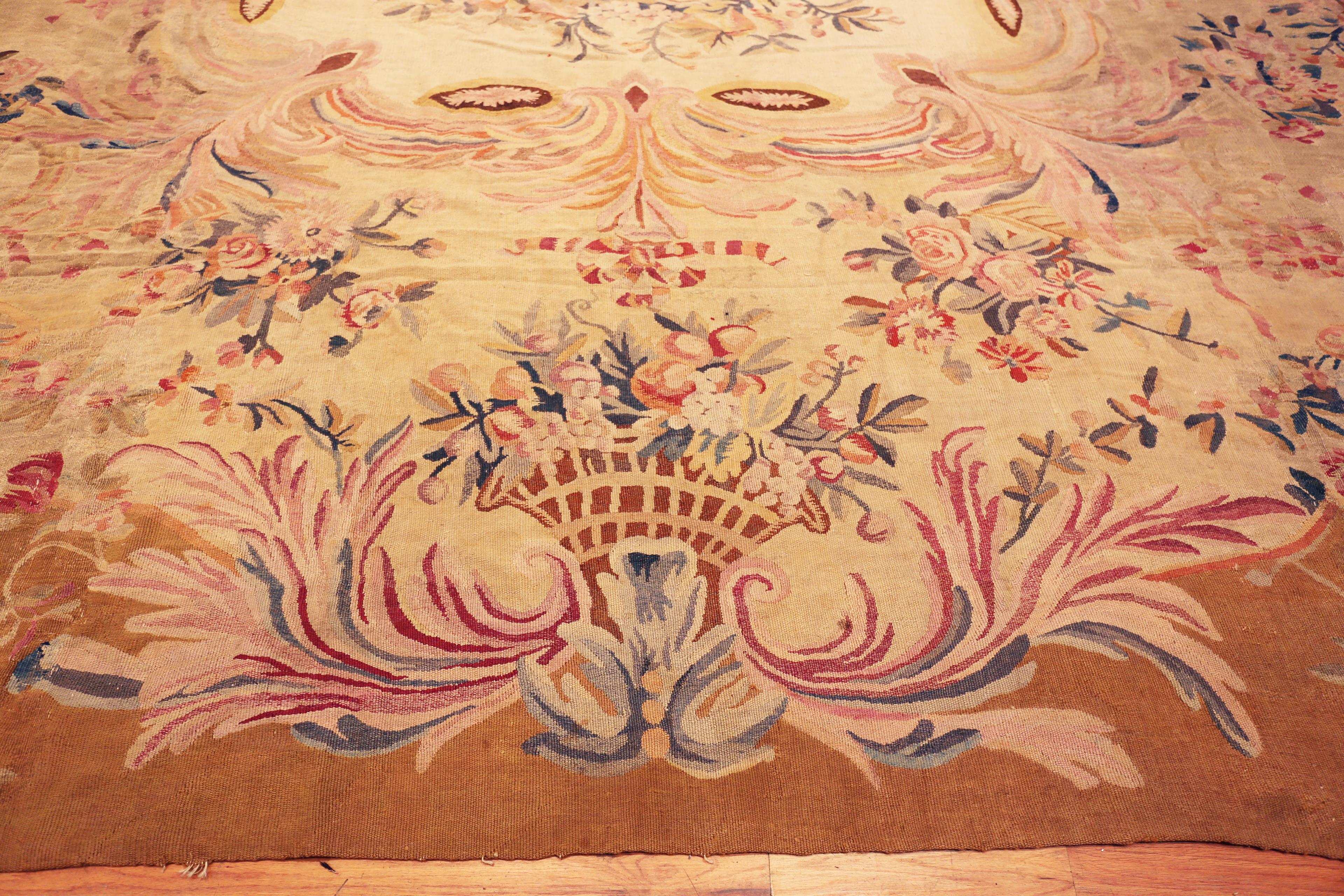 XVIII secolo Tappeto Nazmiyal Collection Antique French Aubusson 14 ft 7 in x 16 ft 6 in in vendita