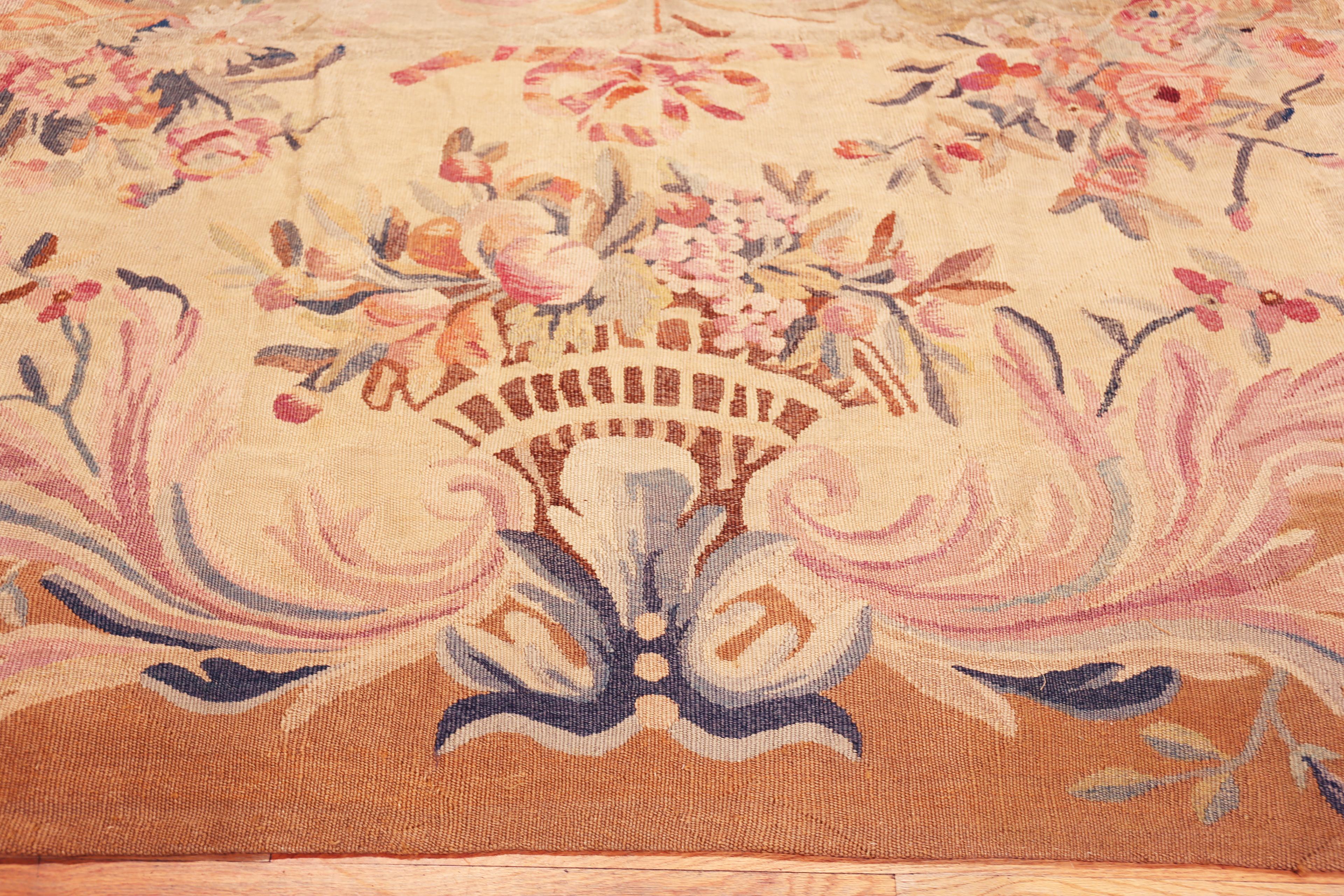 Tappeto Nazmiyal Collection Antique French Aubusson 14 ft 7 in x 16 ft 6 in in vendita 1