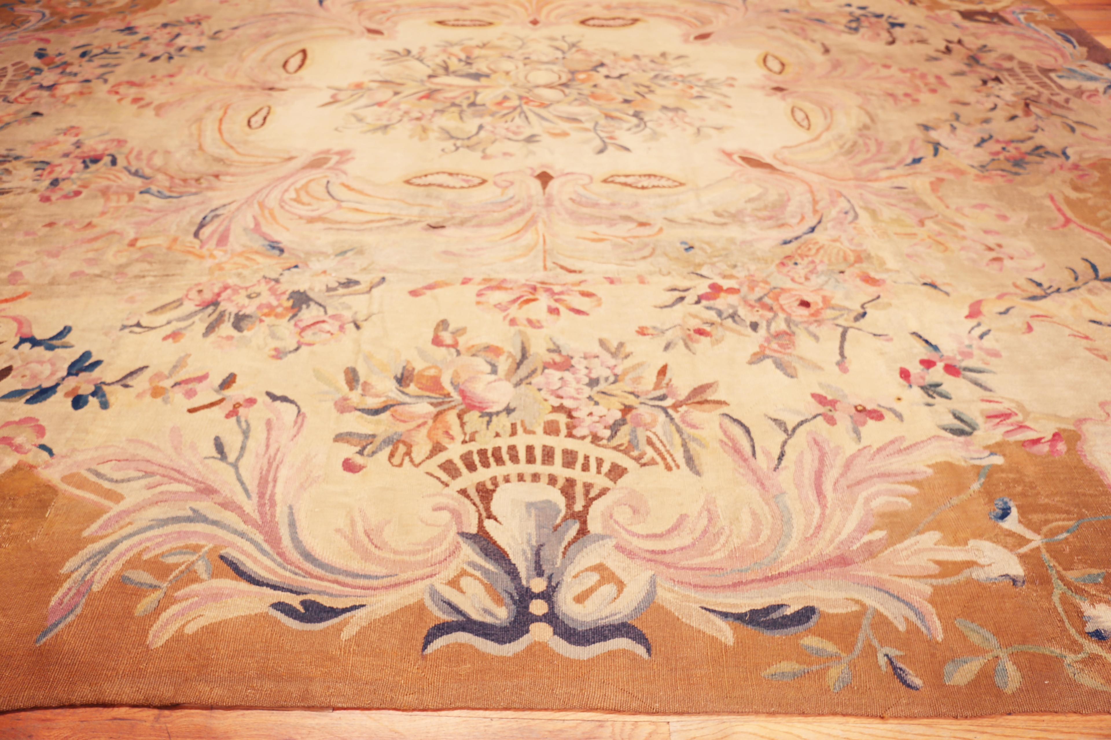 Tappeto Nazmiyal Collection Antique French Aubusson 14 ft 7 in x 16 ft 6 in in vendita 2