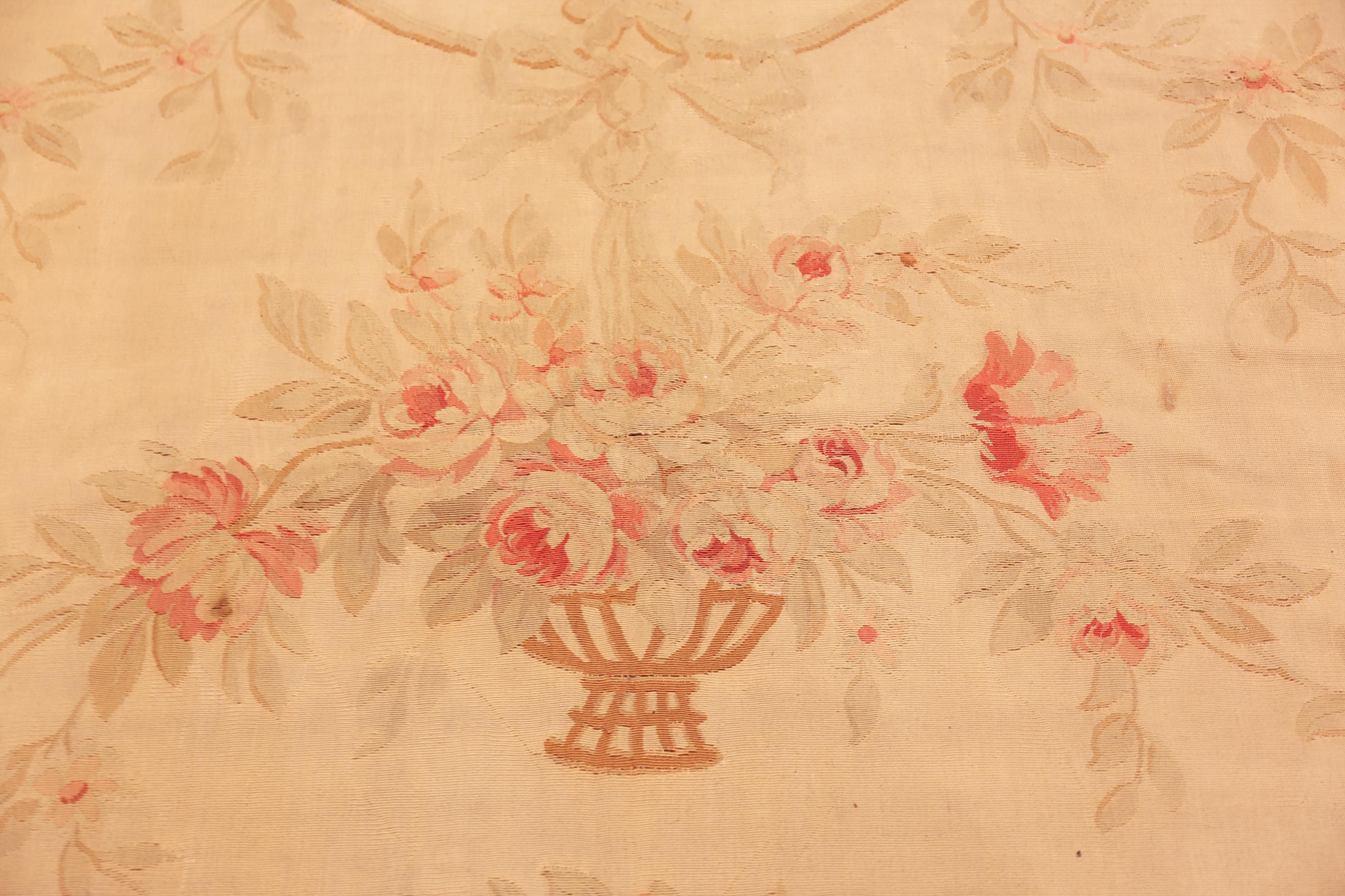 Nazmiyal Collection Antique French Aubusson Teppich 16 ft 2 in x 17 ft 9 in (Handgeknüpft) im Angebot