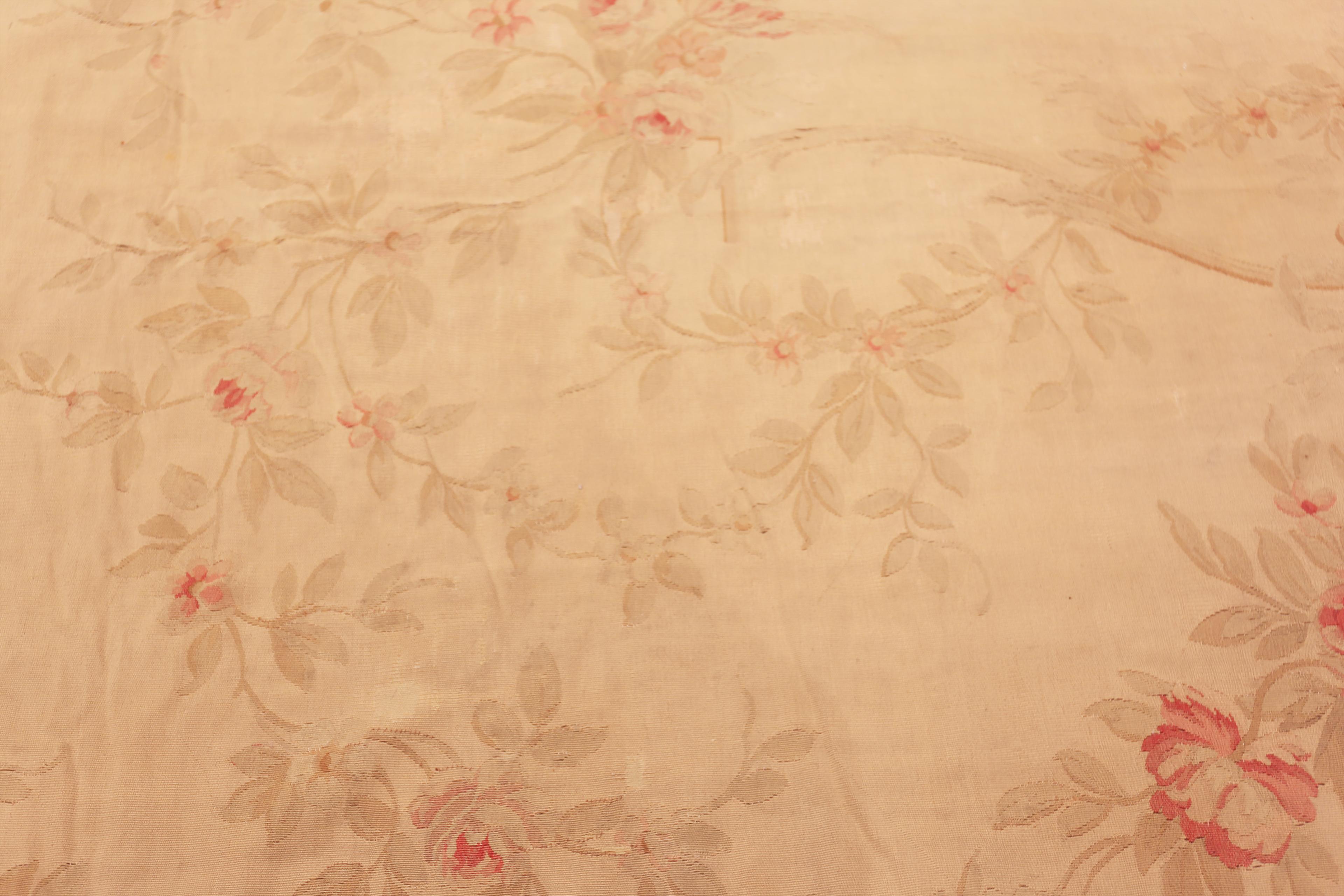 Nazmiyal Collection Antique French Aubusson Teppich 16 ft 2 in x 17 ft 9 in im Angebot 1