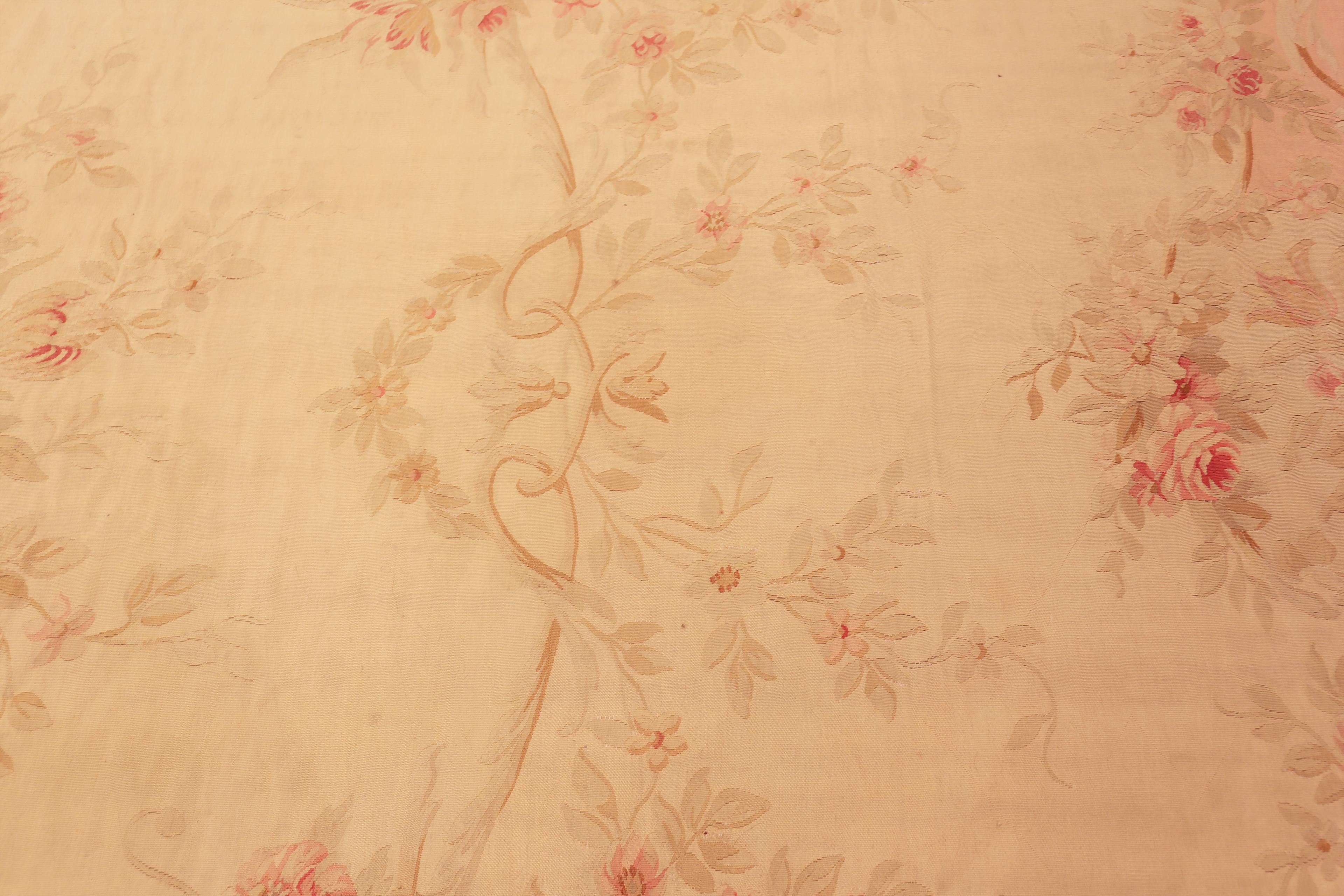 Nazmiyal Collection Antique French Aubusson Teppich 16 ft 2 in x 17 ft 9 in im Angebot 2