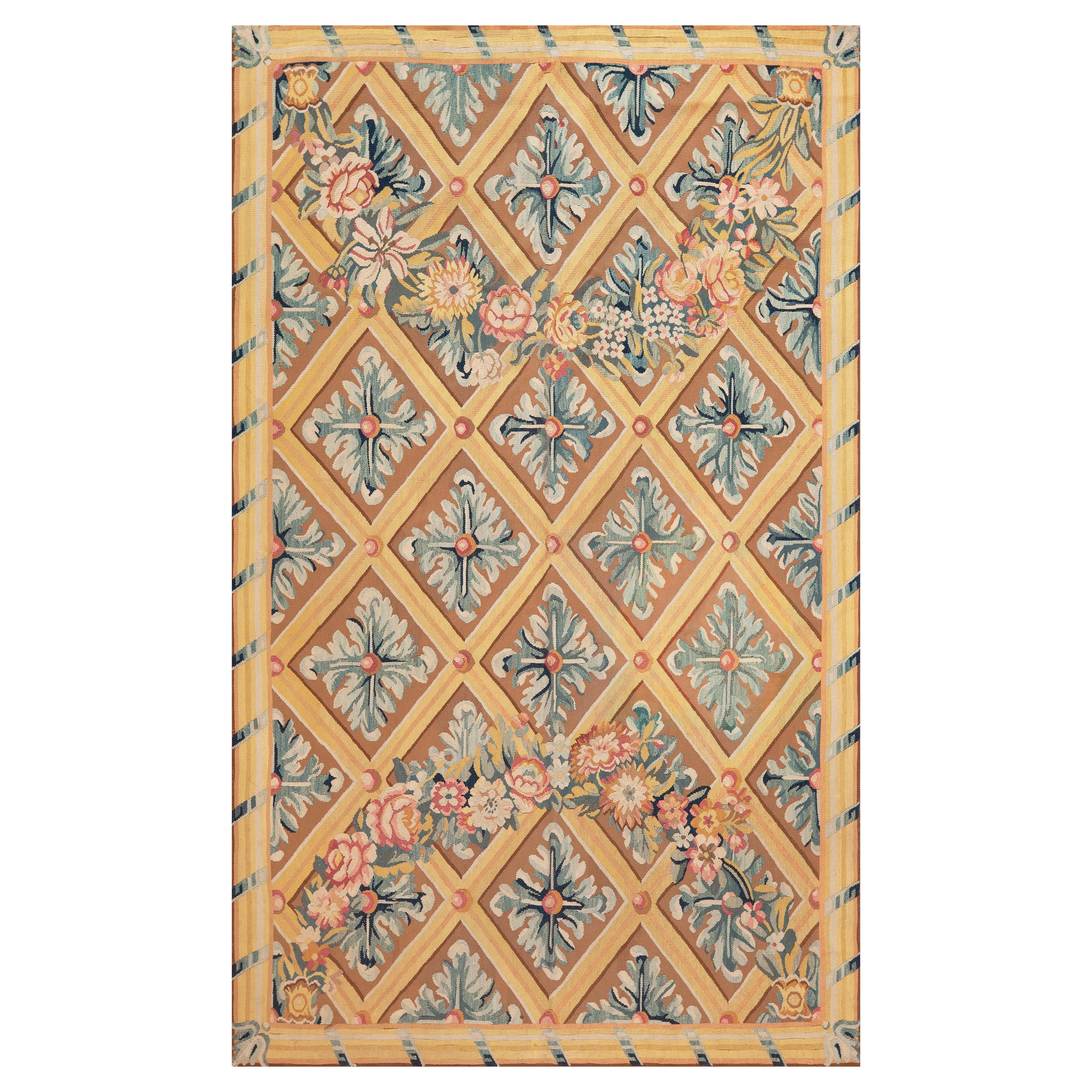 Collection French Antique Tapis Floral Design 6 ft 2 in x 10 ft 2 in