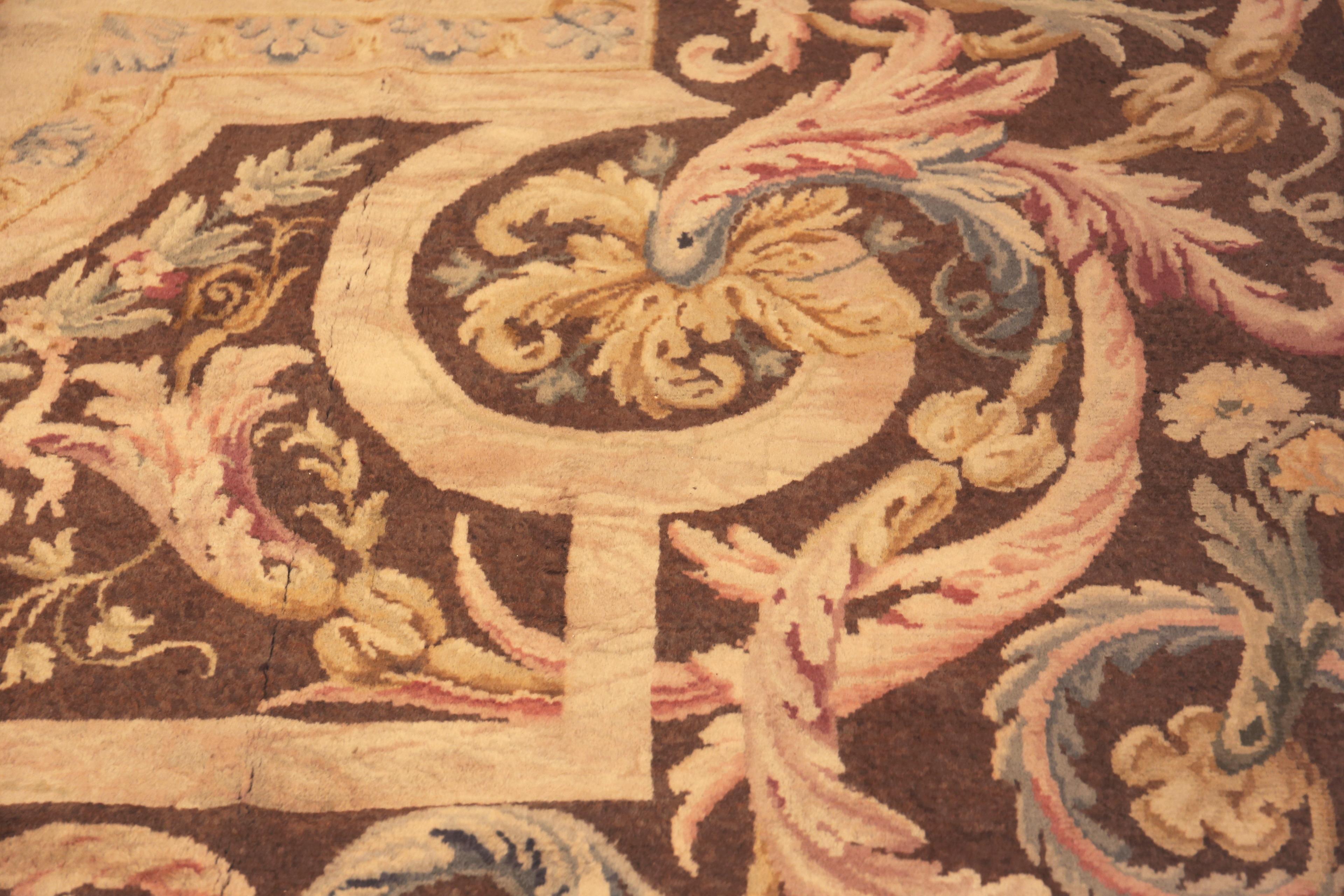 Alfombra Antique French Savonnerie. 13 pies x 16 pies 1 pulgada Anudado a mano en venta