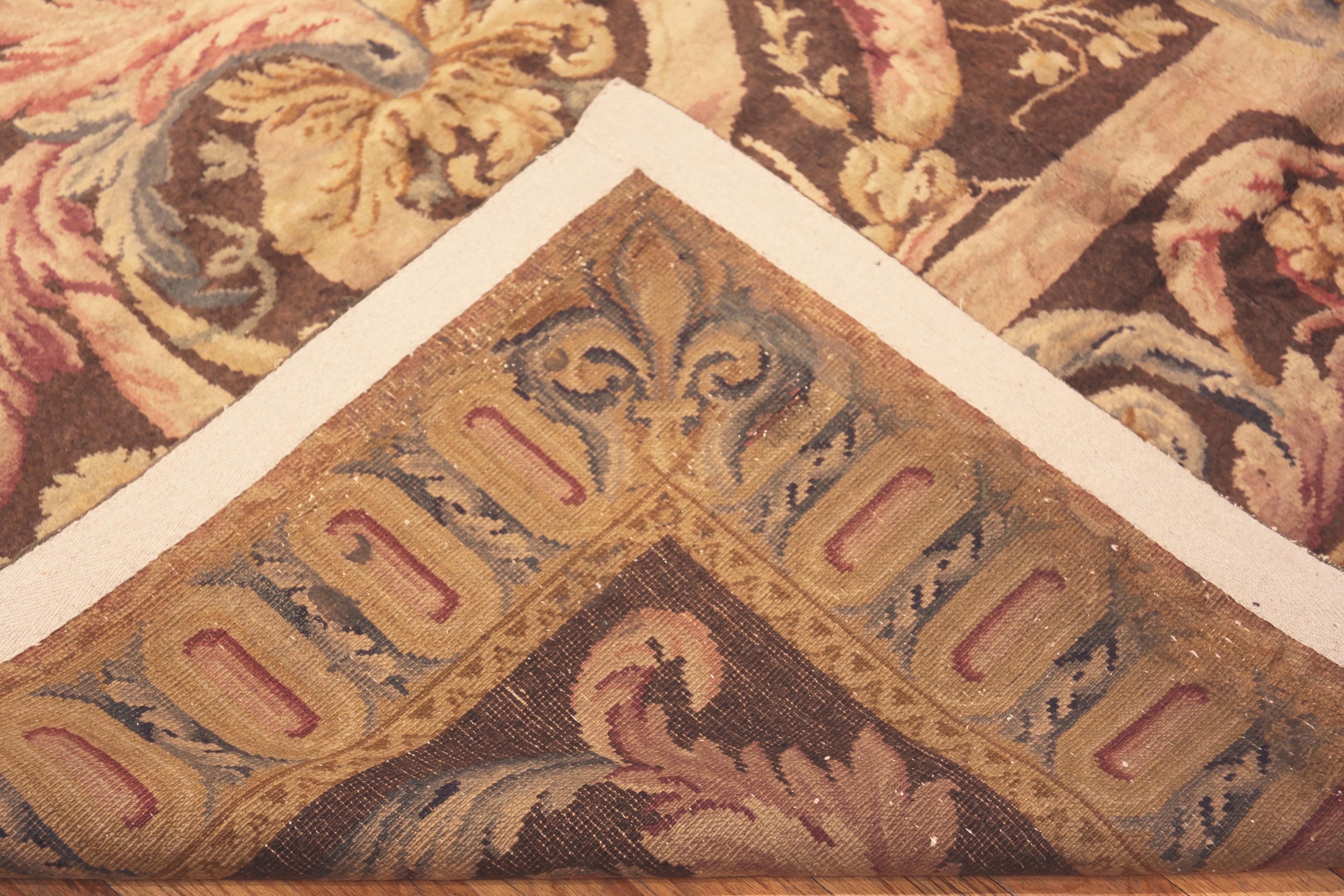 Alfombra Antique French Savonnerie. 13 pies x 16 pies 1 pulgada en Bueno estado para la venta en New York, NY