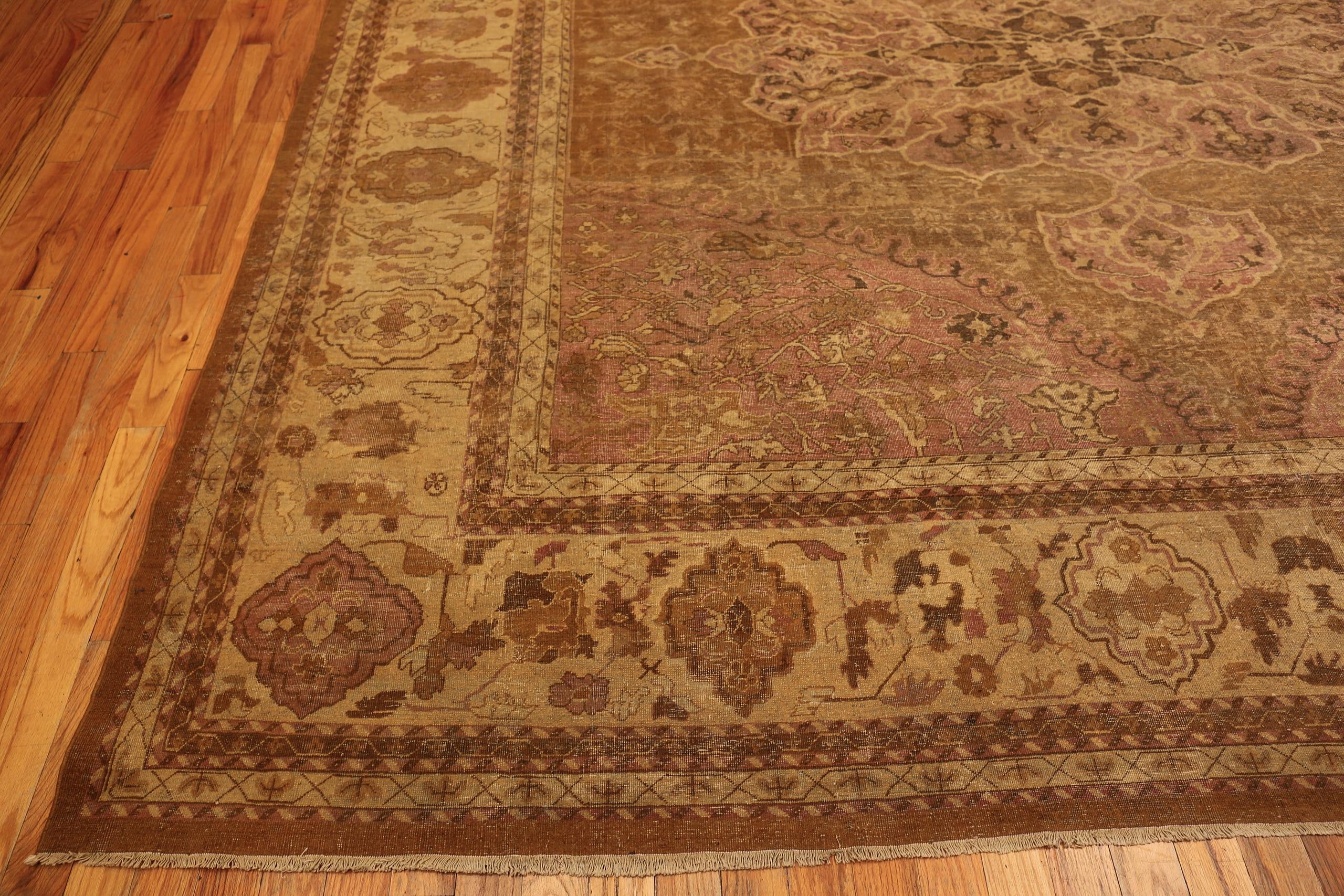 Nazmiyal Collection Antique Indian Agra Rug 11 ft 7 in x 12 ft im Zustand „Gut“ im Angebot in New York, NY
