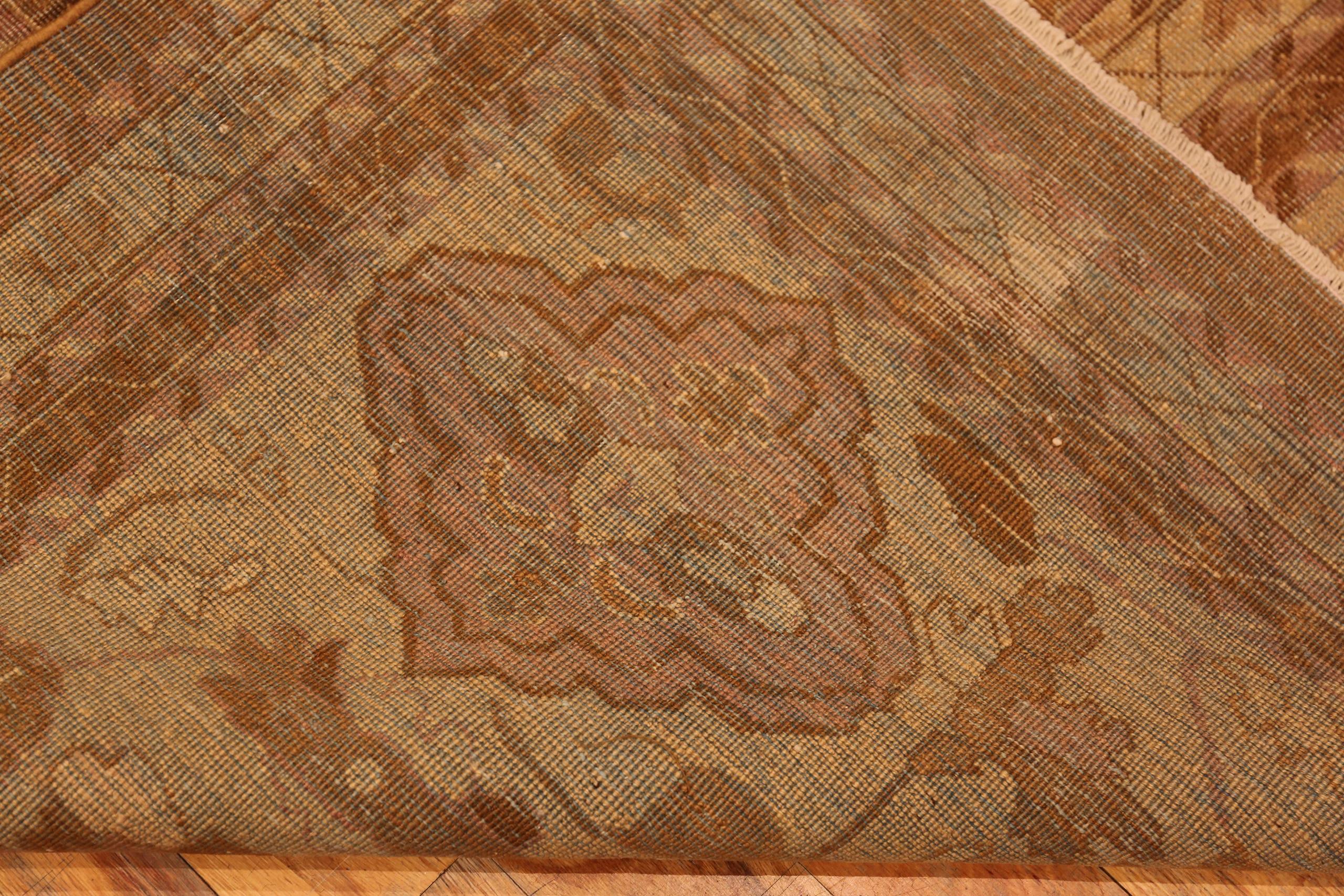 Nazmiyal Collection Antique Indian Agra Rug 11 ft 7 in x 12 ft (19. Jahrhundert) im Angebot