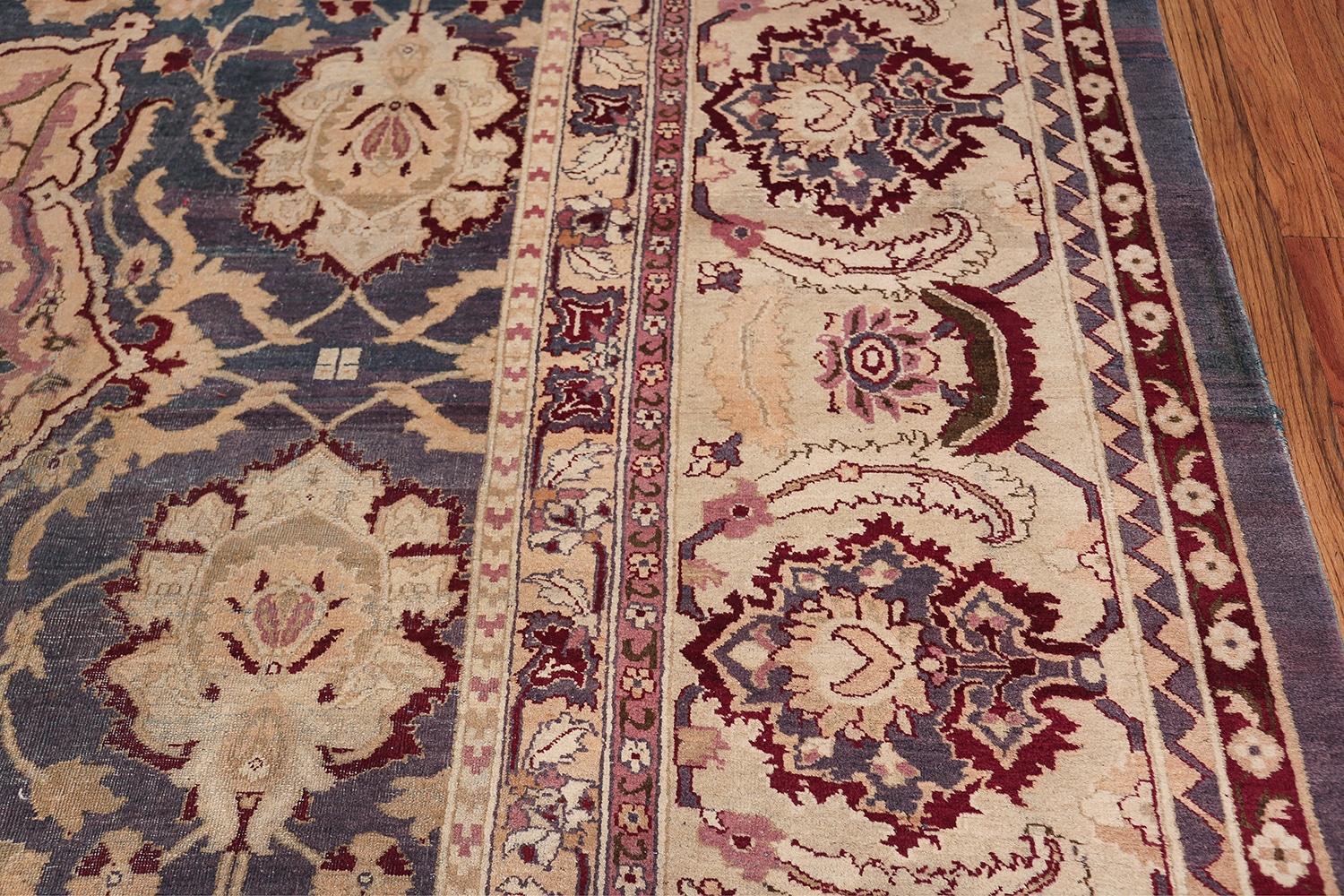 Antique Indian Agra Rug. Size: 14 ft x 20 ft 10 in In Good Condition For Sale In New York, NY