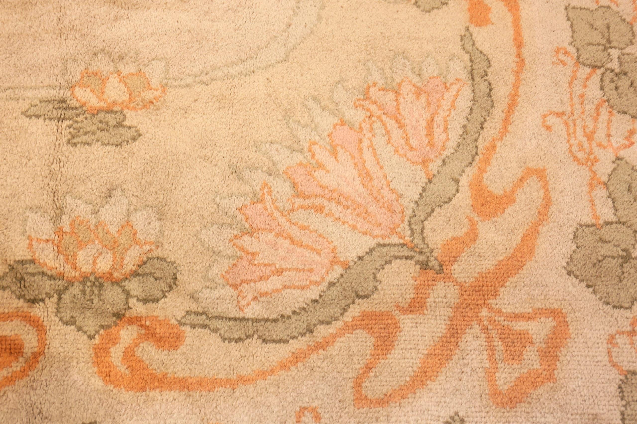 Antiker irischer Donegal-Teppich im Art nouveau-Stil. Größe: 3,35 m x 3,66 m (Handgeknüpft) im Angebot