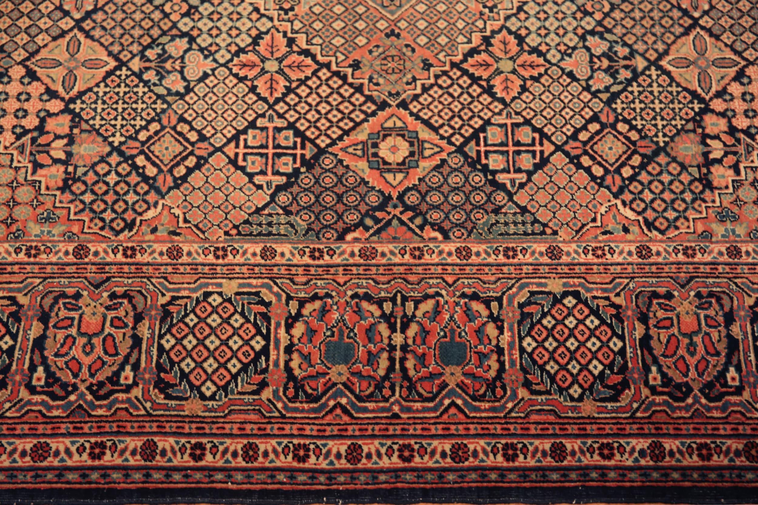 Lana Nazmiyal Collection Antique Kashan Joshagan 4 ft 5 in x 6 ft 6 in in vendita