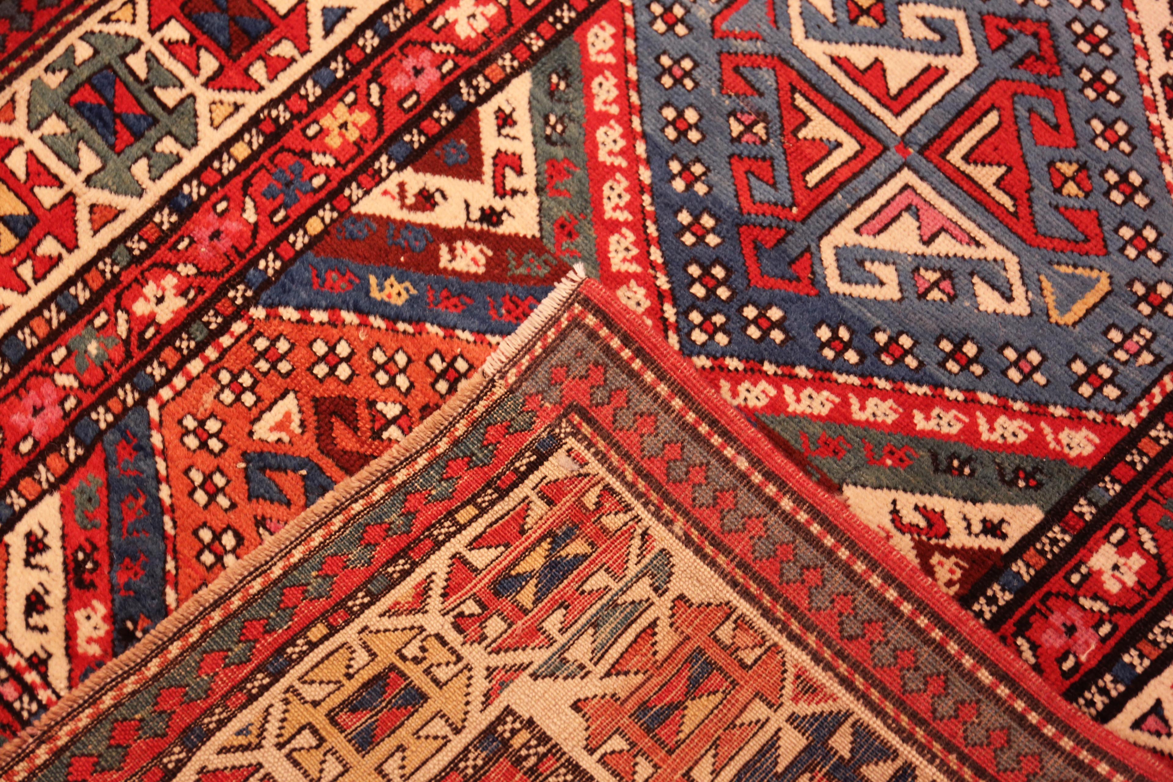 Nazmiyal Collection Antique Kazak Läufer Teppich mit Tribal Geometrie 3' 4