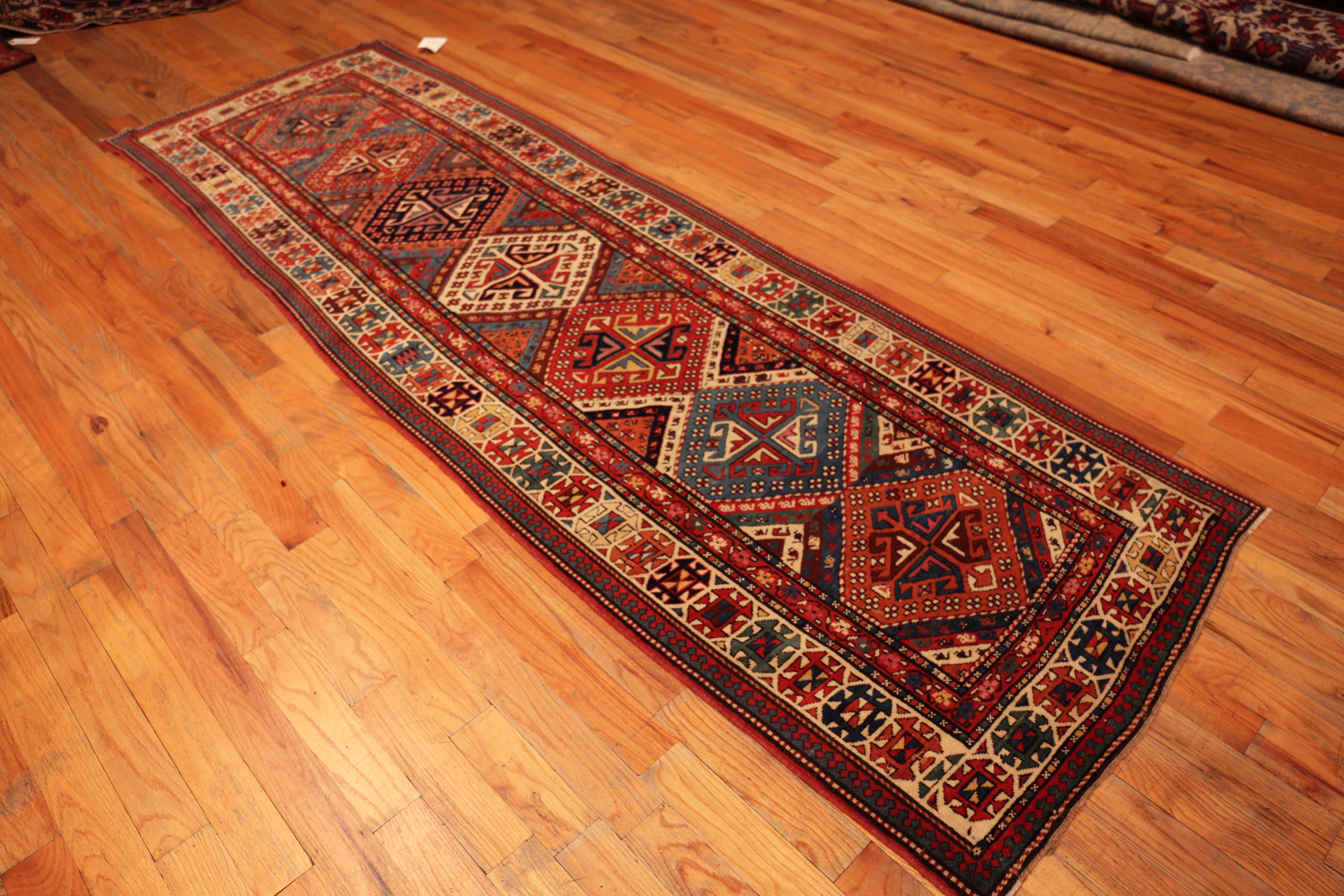 Nazmiyal Collection Antique Kazak Läufer Teppich mit Tribal Geometrie 3' 4