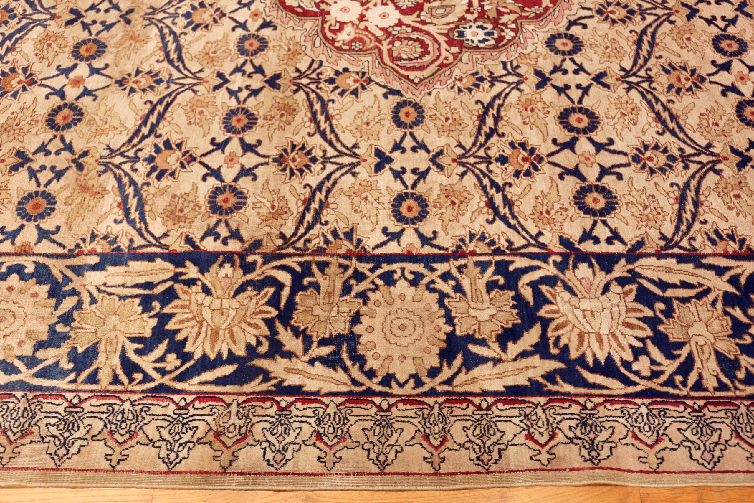 Tabriz Collectional Antique Kerman Persian Rug 8 ft 10 in x 12 ft 4 in en vente