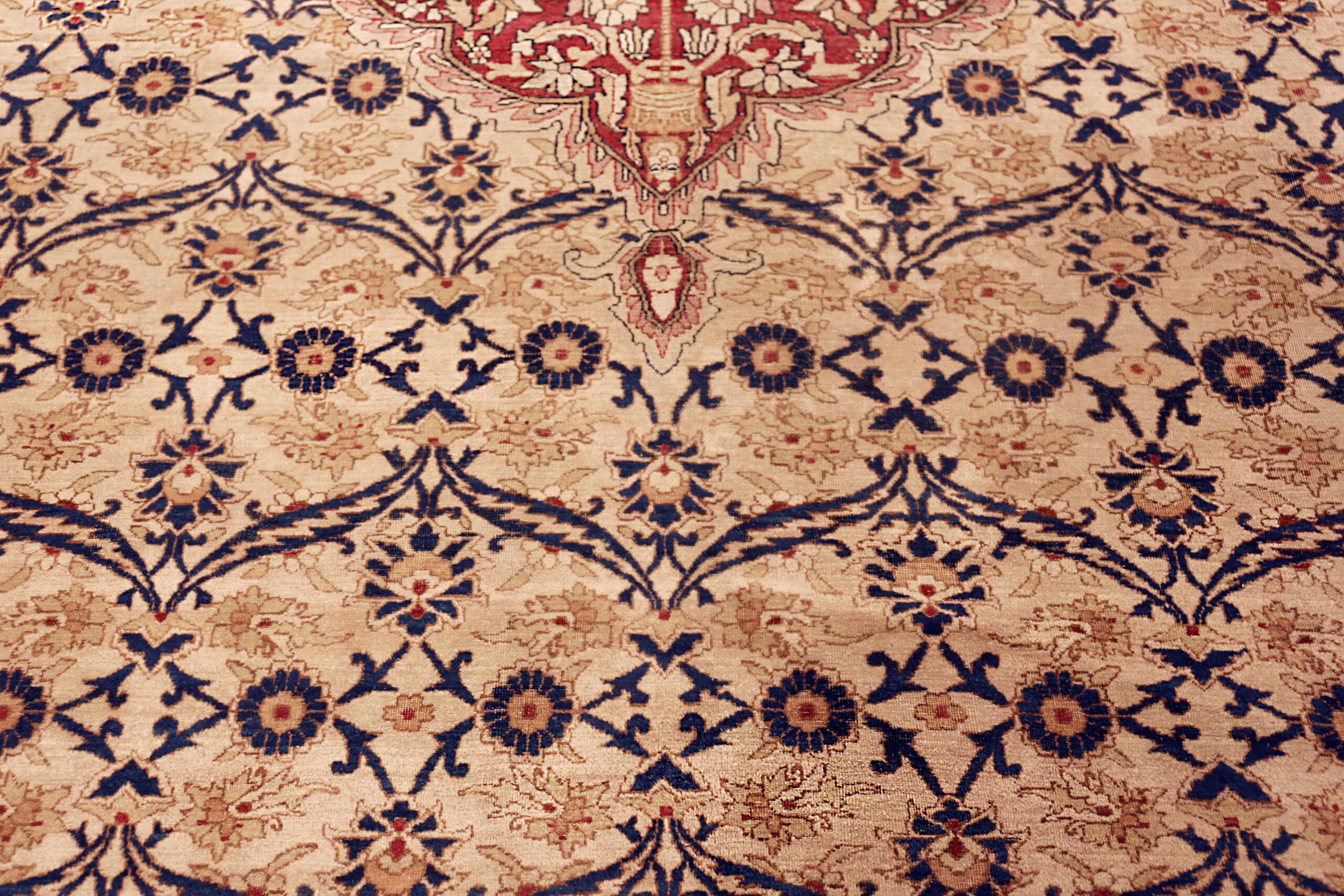 Collectional Antique Kerman Persian Rug 8 ft 10 in x 12 ft 4 in Bon état - En vente à New York, NY