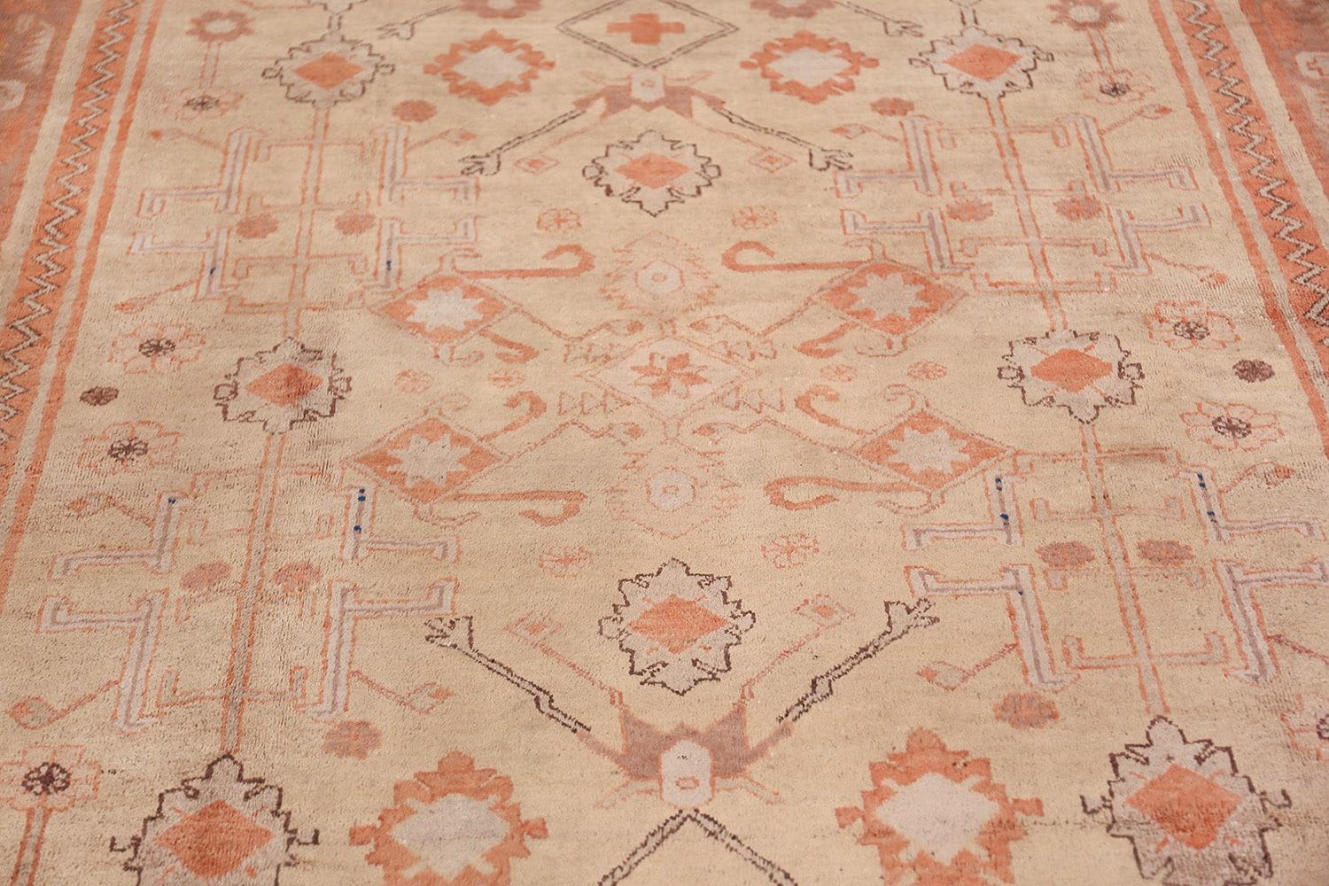 Antique Khotan Rug. Size: 6 ft 11 in x 9 ft 8 in  In Good Condition For Sale In New York, NY