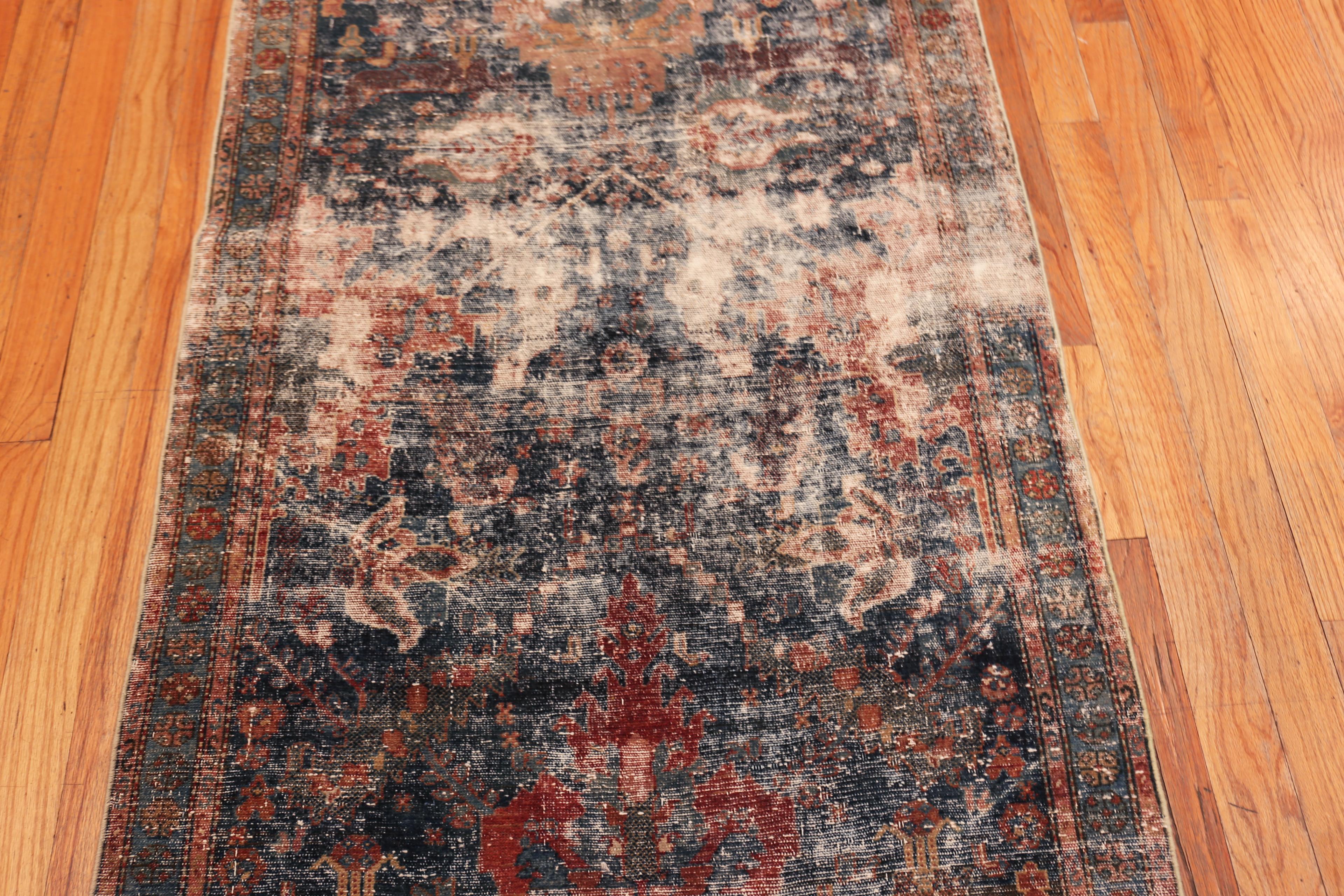 Nazmiyal Collection Antique Malayer Läufer Teppich 3 ft x 19 ft 3 in (20. Jahrhundert) im Angebot