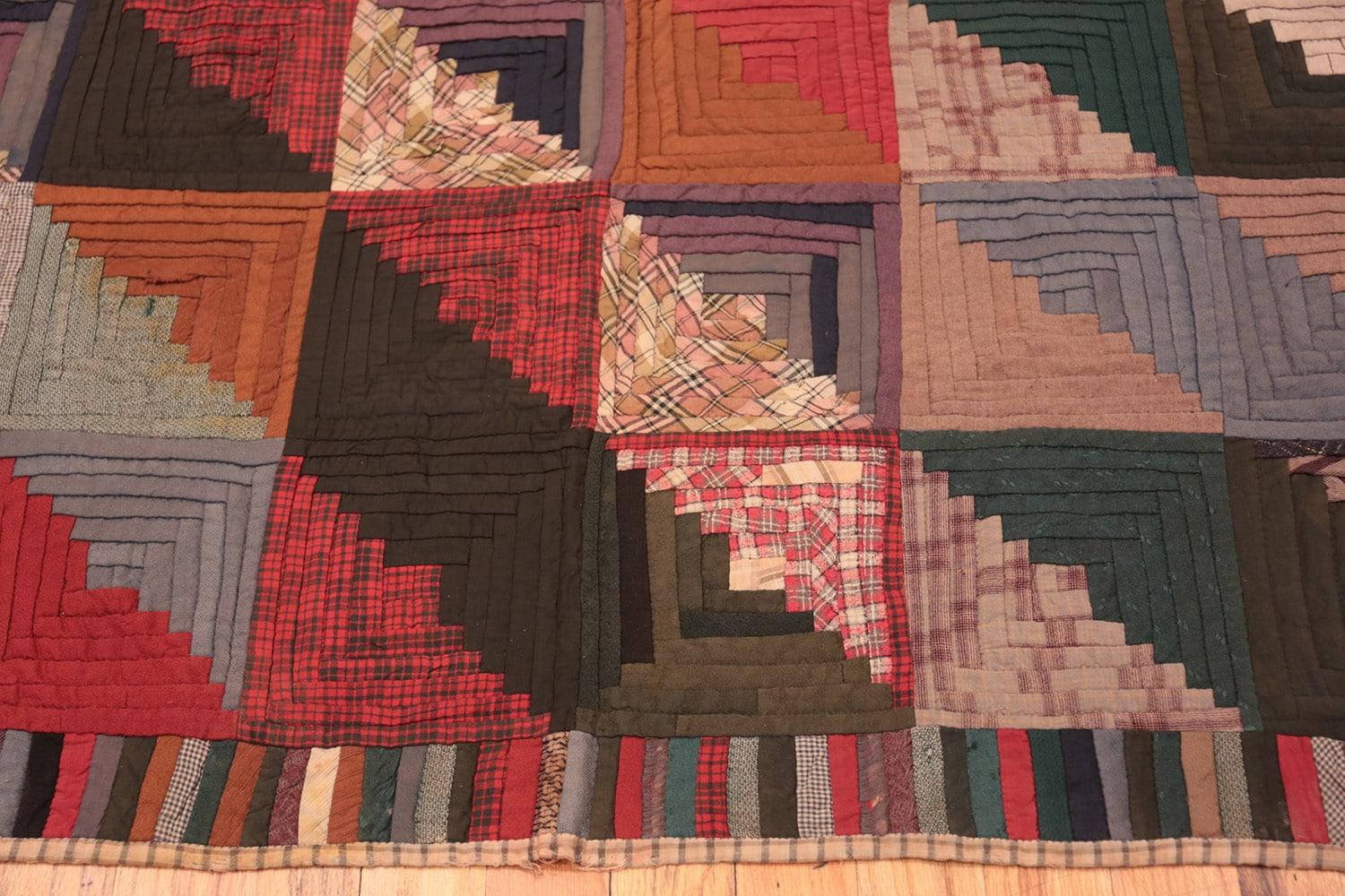 Antique Mennonite American Quilt. 5 ft 3 in x 5 ft 6 in In Excellent Condition For Sale In New York, NY