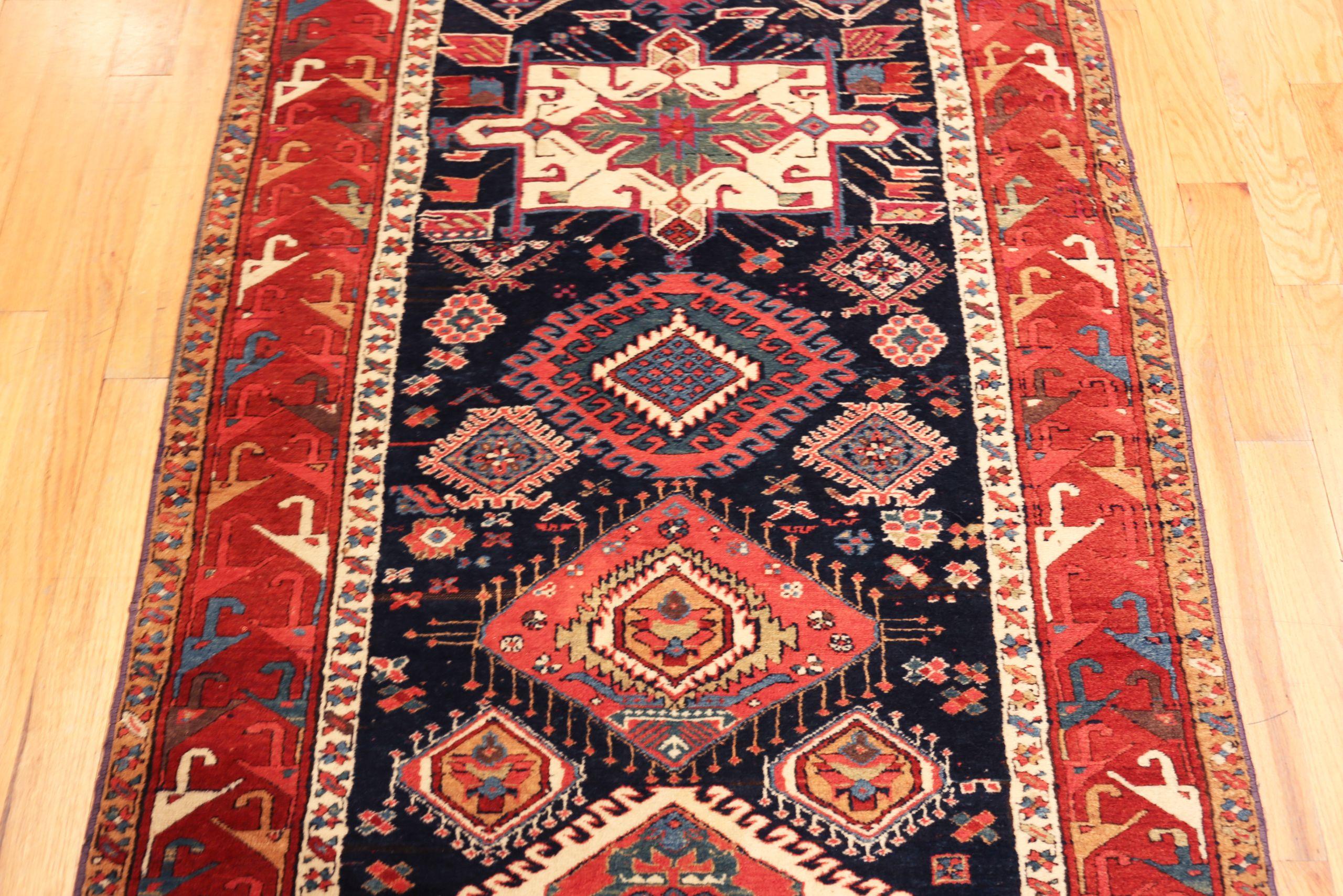 Tappeto Runner Persiano Antico Nord Ovest Collection'S 3 ft 8 in x 12 ft 8 in In condizioni buone in vendita a New York, NY