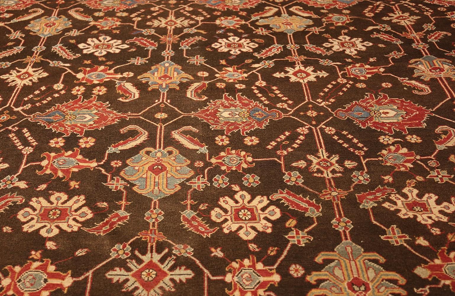 Antique Oriental Indian Agra Rug. 15 ft 2 in x 23 ft 8 in In Good Condition For Sale In New York, NY