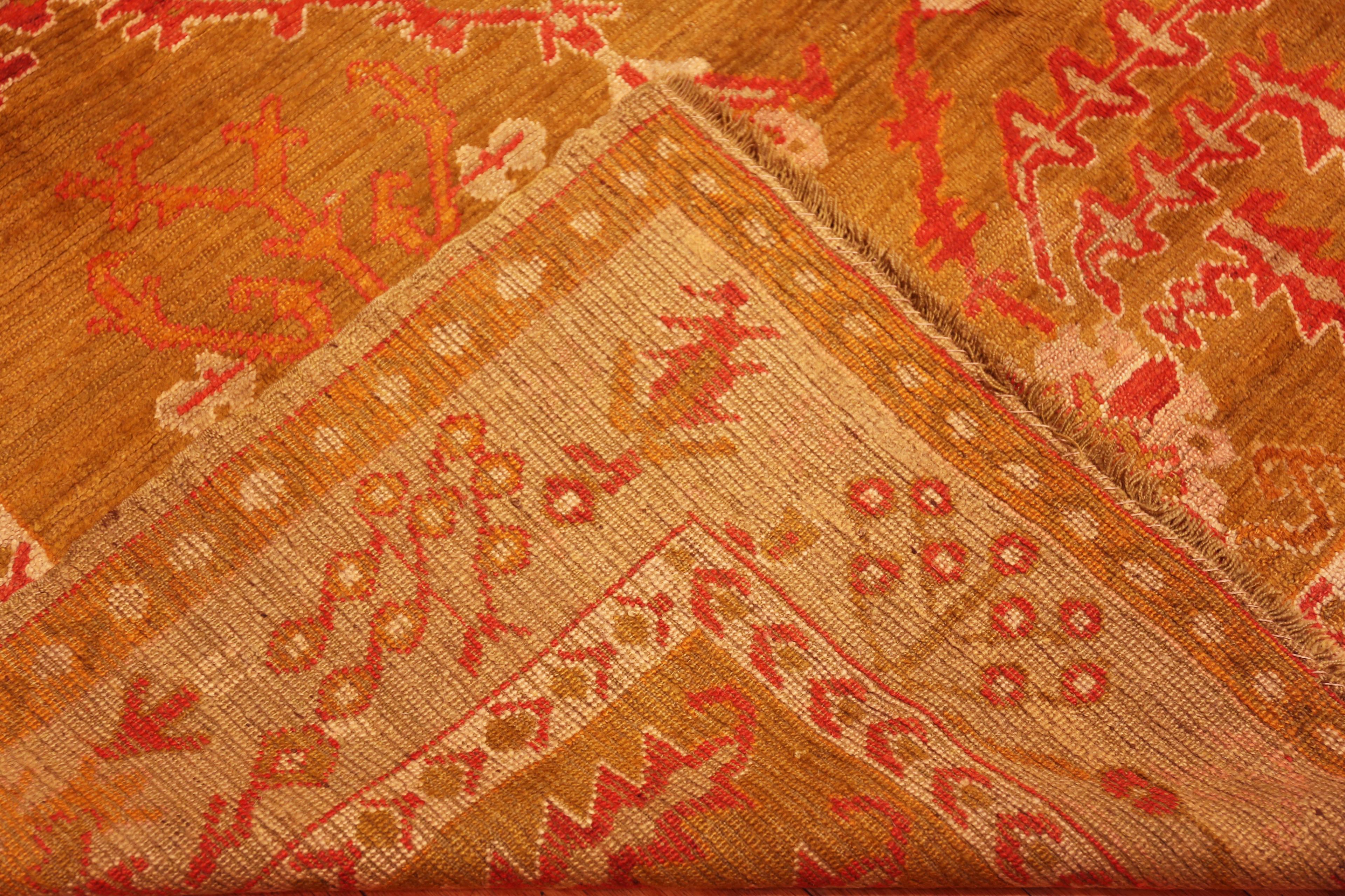 Nazmiyal Collection Antiker Oushak-Teppich (Wolle) im Angebot