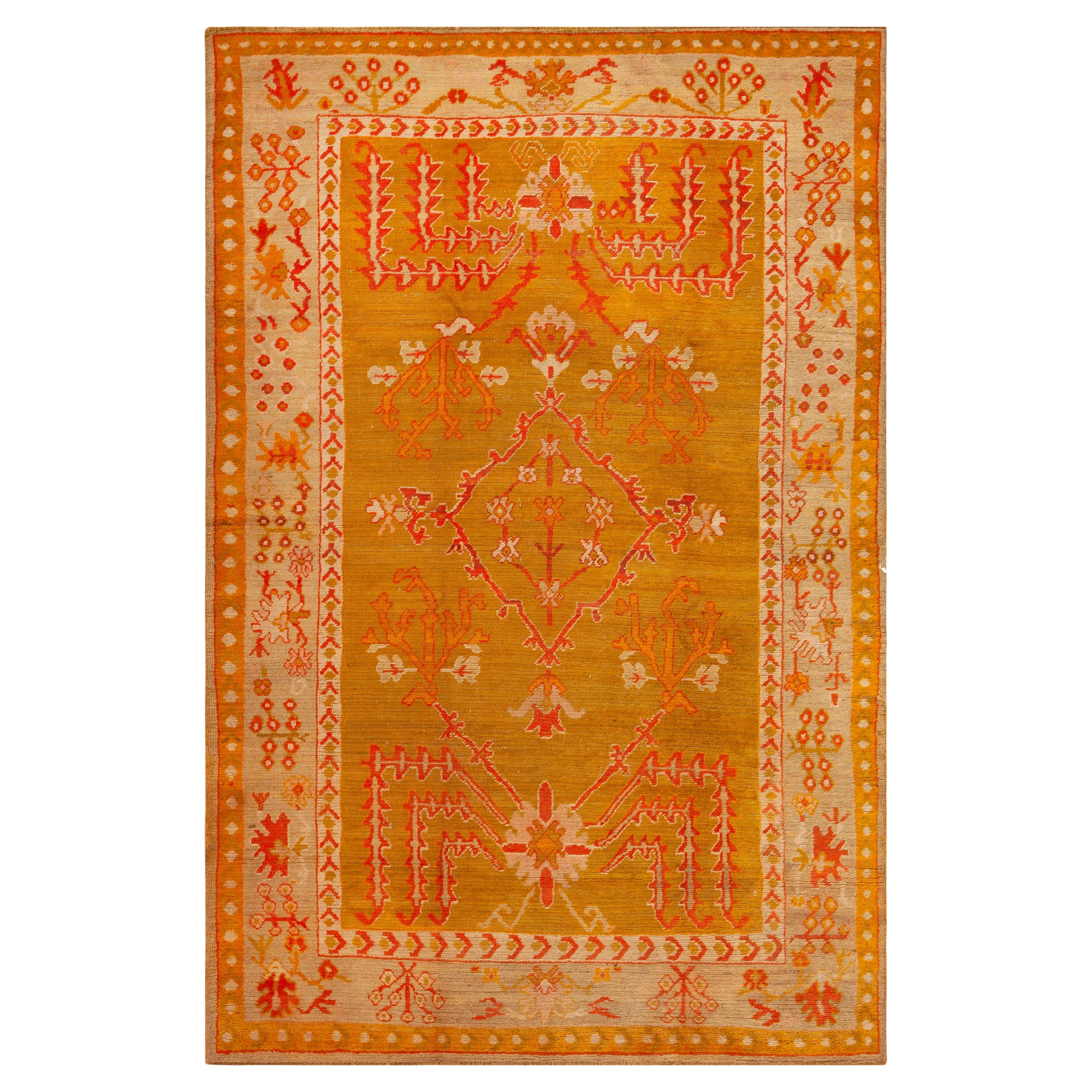 Nazmiyal Collection Antiker Oushak-Teppich im Angebot