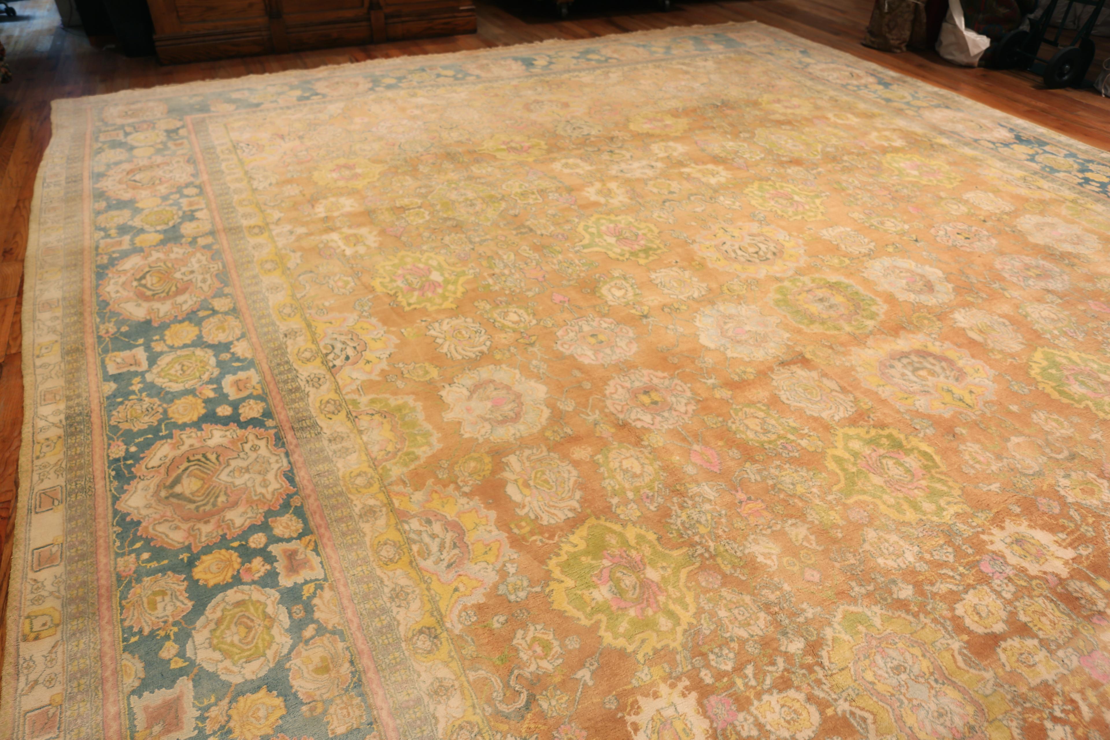 XIX secolo Nazmiyal Collection Tappeto indiano Agra antico e sovradimensionato 15 ft. x 22 ft. in vendita