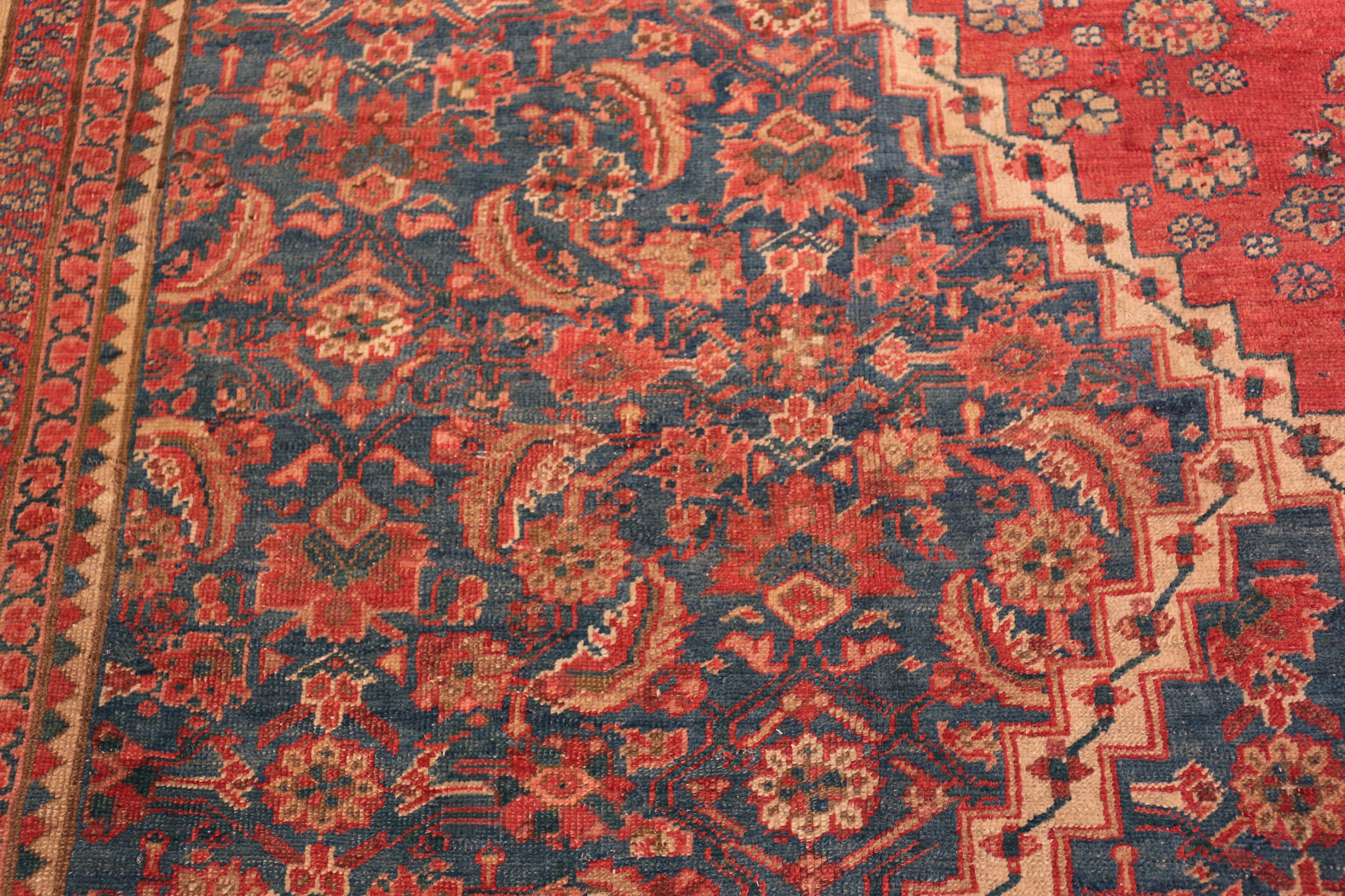 Heriz Serapi Nazmiyal Collection Antique Persian Bakshaish Large Rug 11 ft x 14 ft 9 in in vendita
