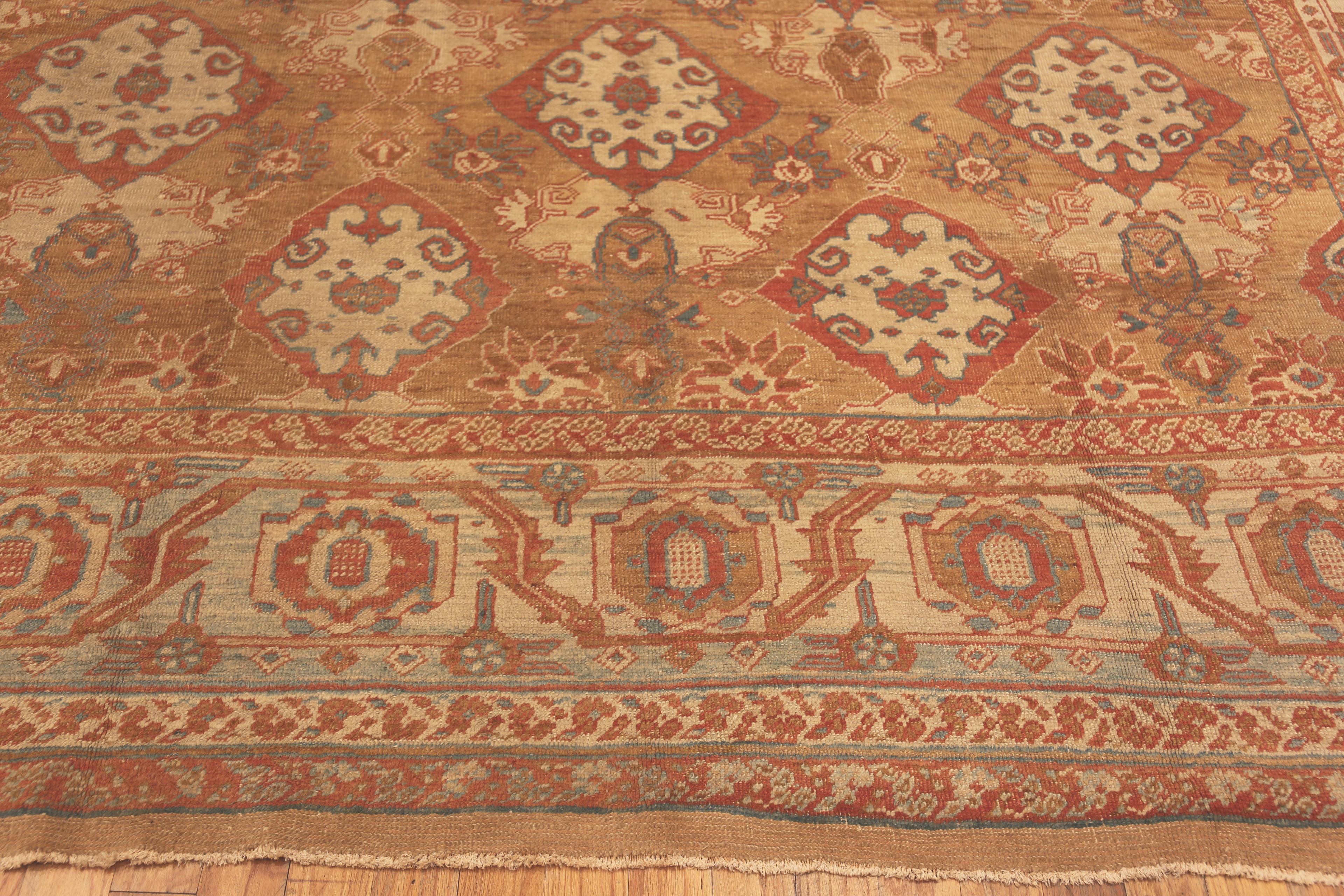 Hand-Knotted Antique Persian Bakshaish Rug. 10 ft 10 in x 13 ft 4 in For Sale