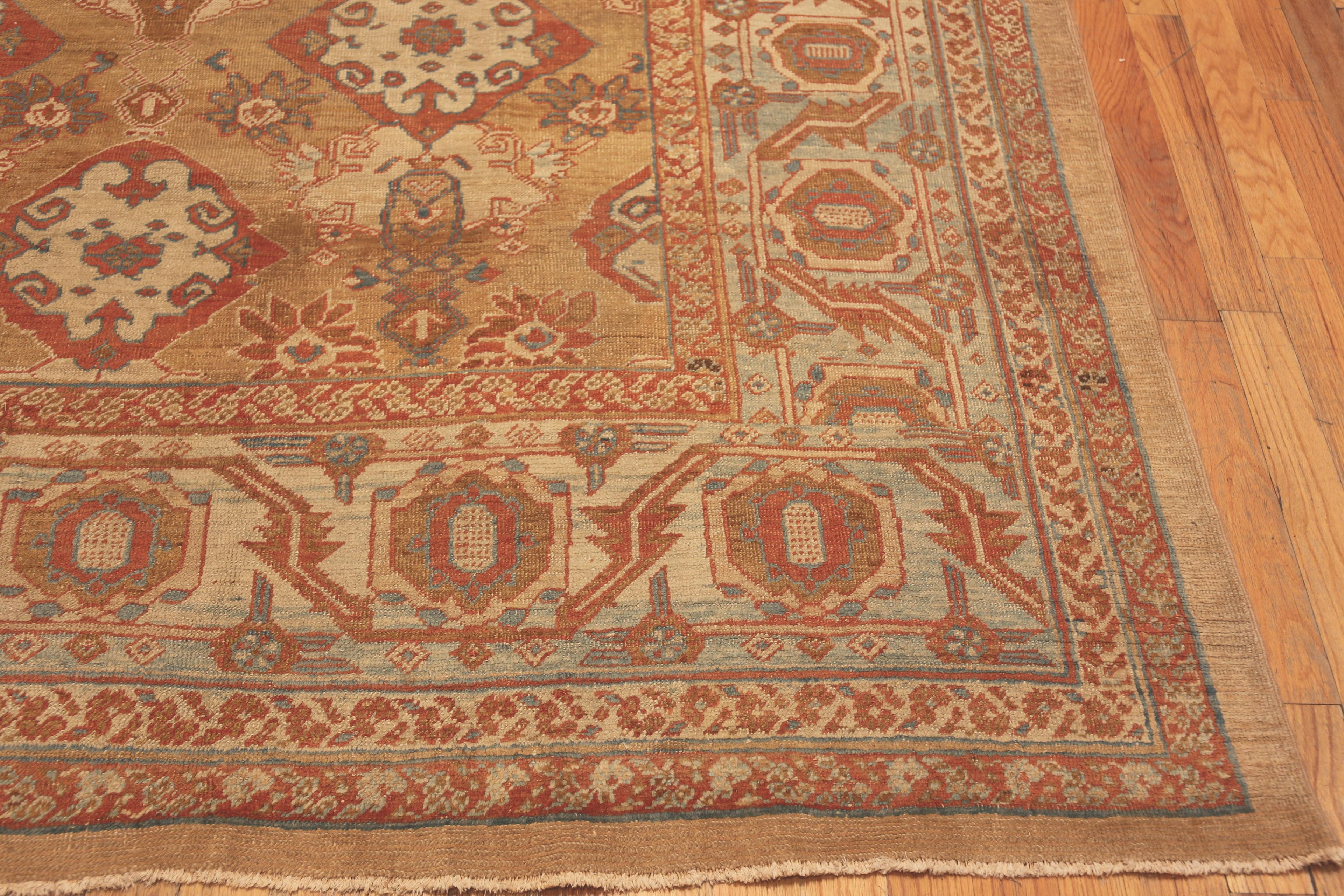 Antiker persischer Bakshaish-Teppich. 10 ft 10 in x 13 ft 4 in im Zustand „Gut“ im Angebot in New York, NY