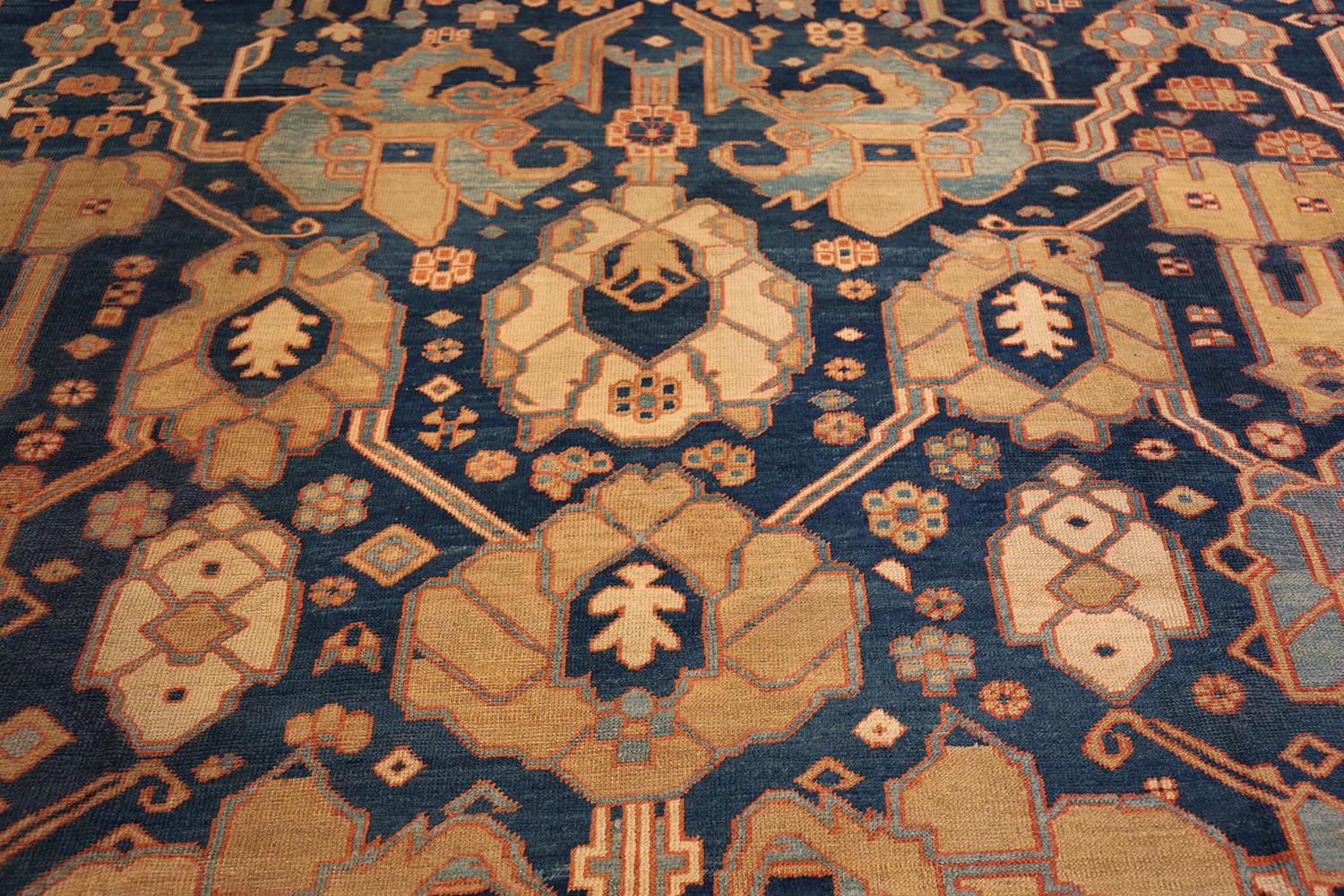 Nazmiyal Collection Antike persische Bakshaish Teppich 11 ft 7 in x 15 ft 3 in (Persisch) im Angebot