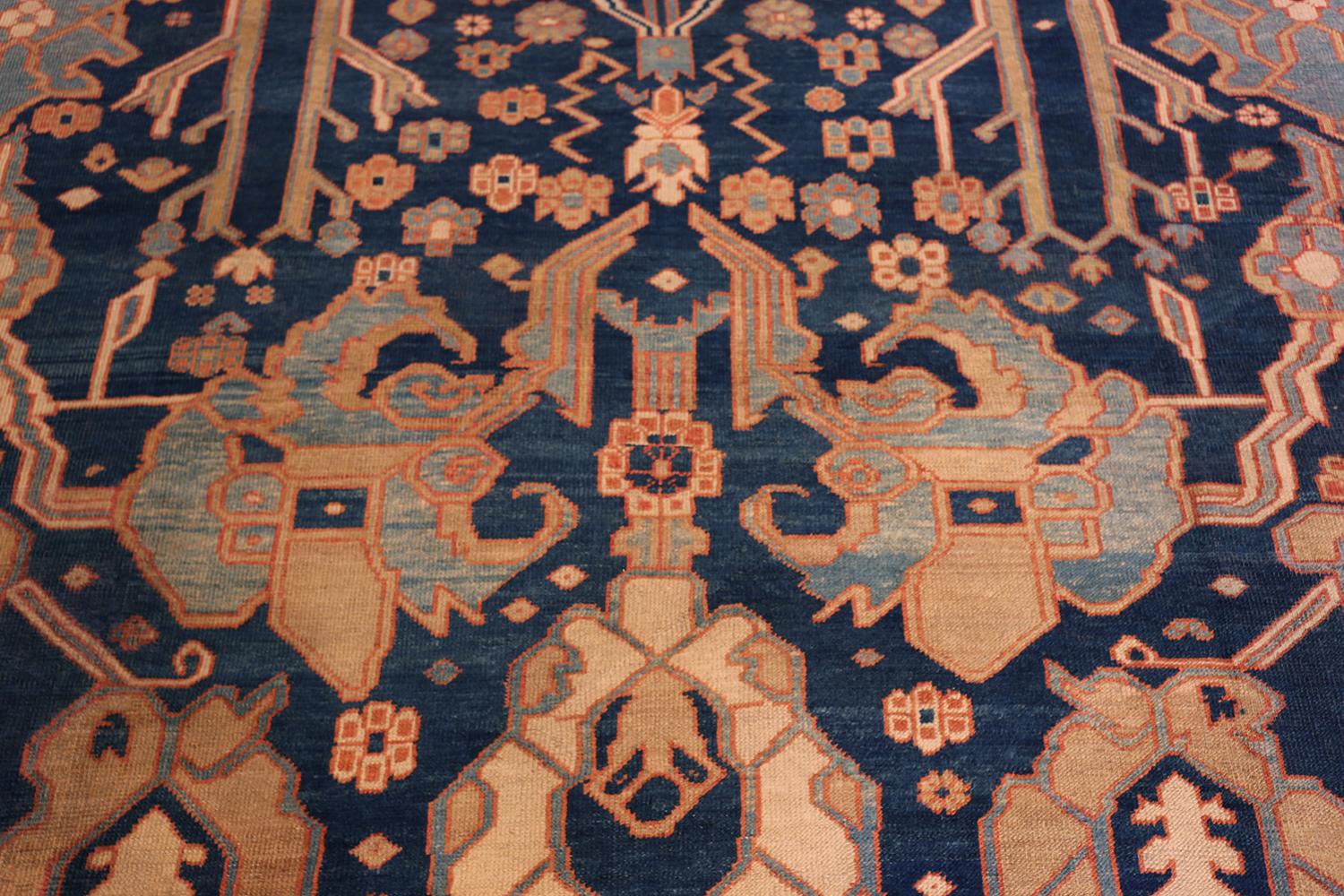 Nazmiyal Collection Antike persische Bakshaish Teppich 11 ft 7 in x 15 ft 3 in (19. Jahrhundert) im Angebot