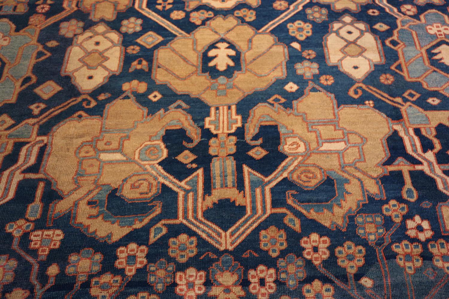 Nazmiyal Collection Antike persische Bakshaish Teppich 11 ft 7 in x 15 ft 3 in (Wolle) im Angebot