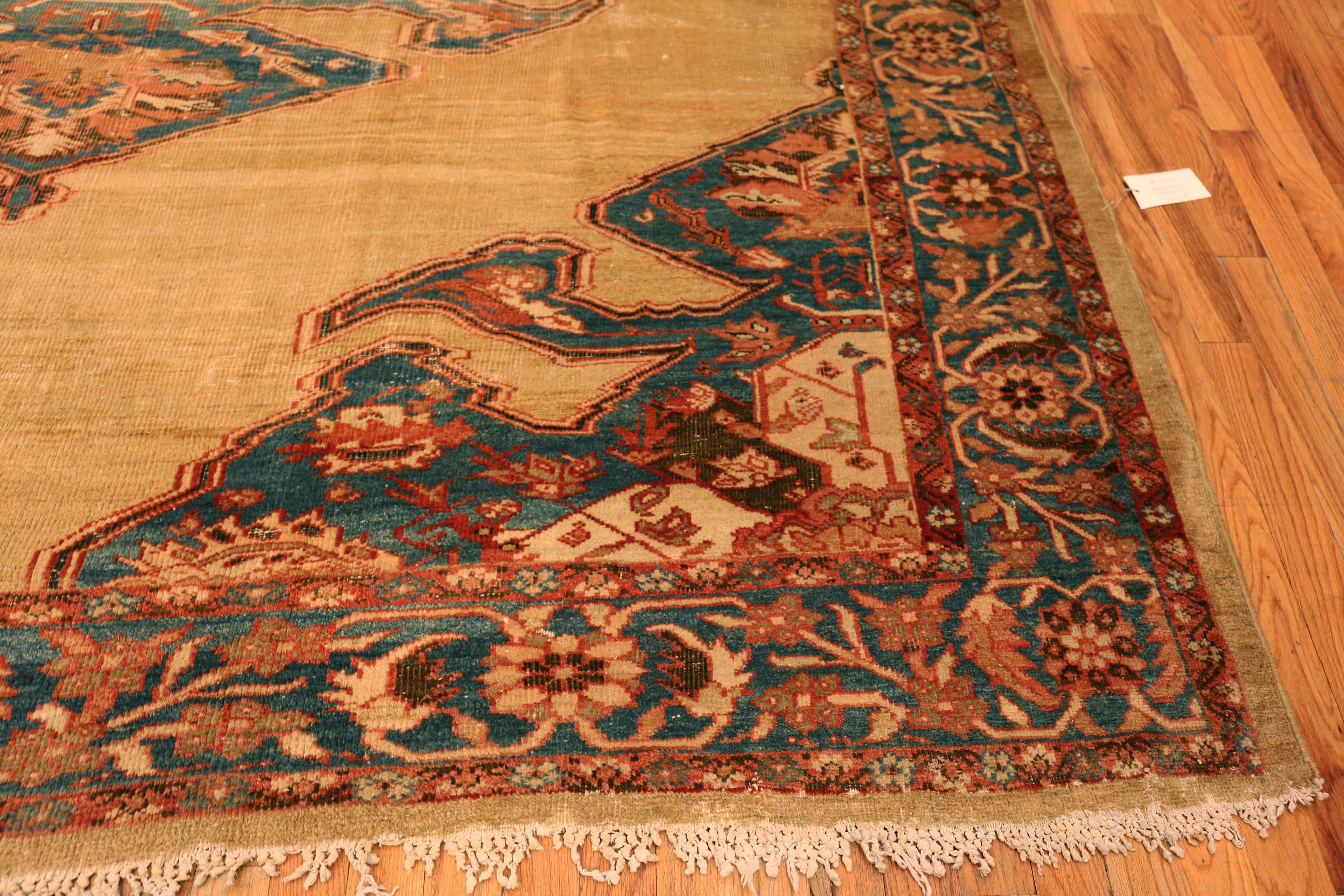 Tappeto Nazmiyal Collection Antique Persian Bakshaish 11 ft x 13 ft 8 in In condizioni buone in vendita a New York, NY