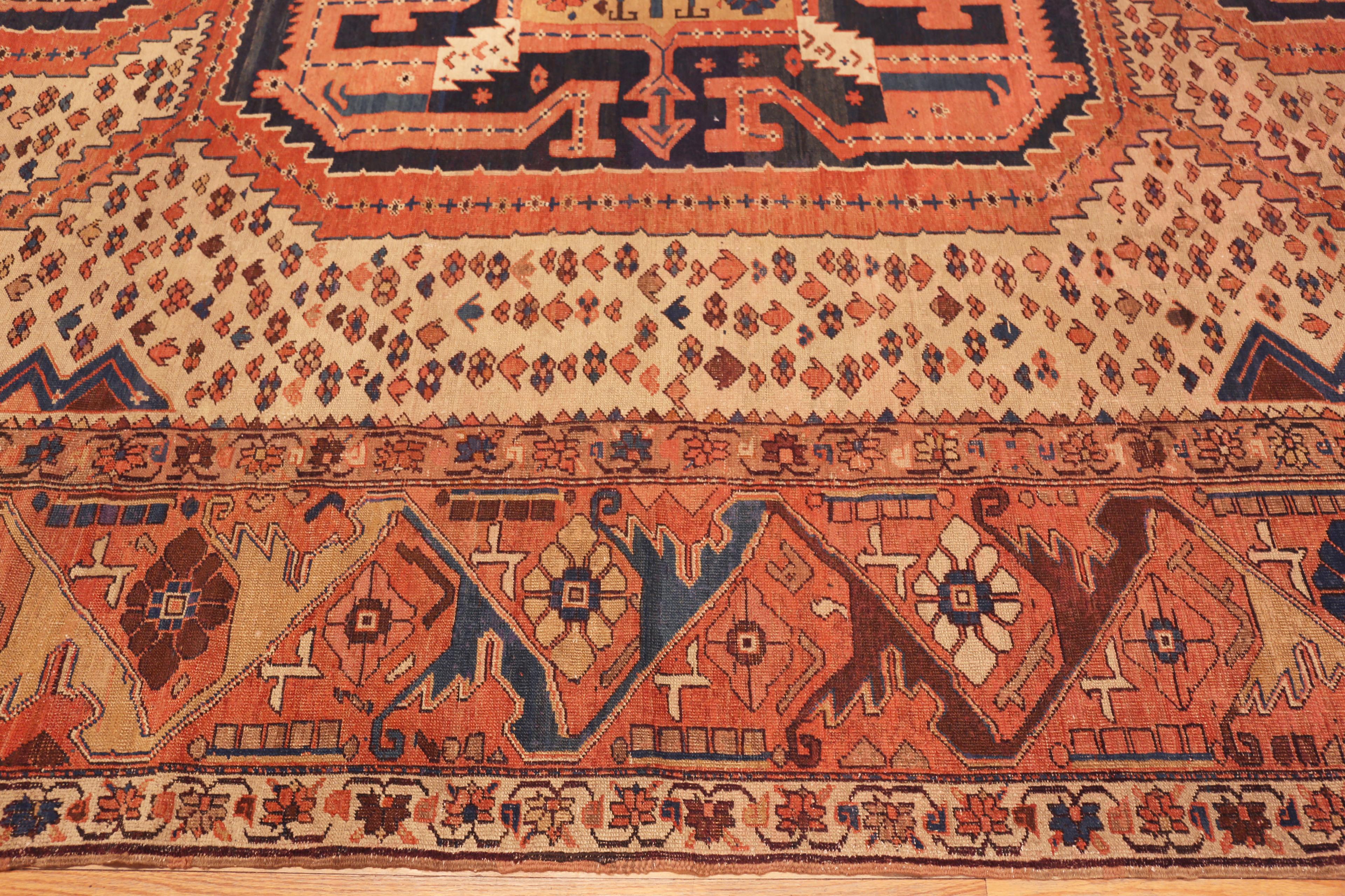 Nazmiyal Collection Antiker Persischer Bakshaish Teppich 11 ft x 15 ft (Heriz Serapi) im Angebot