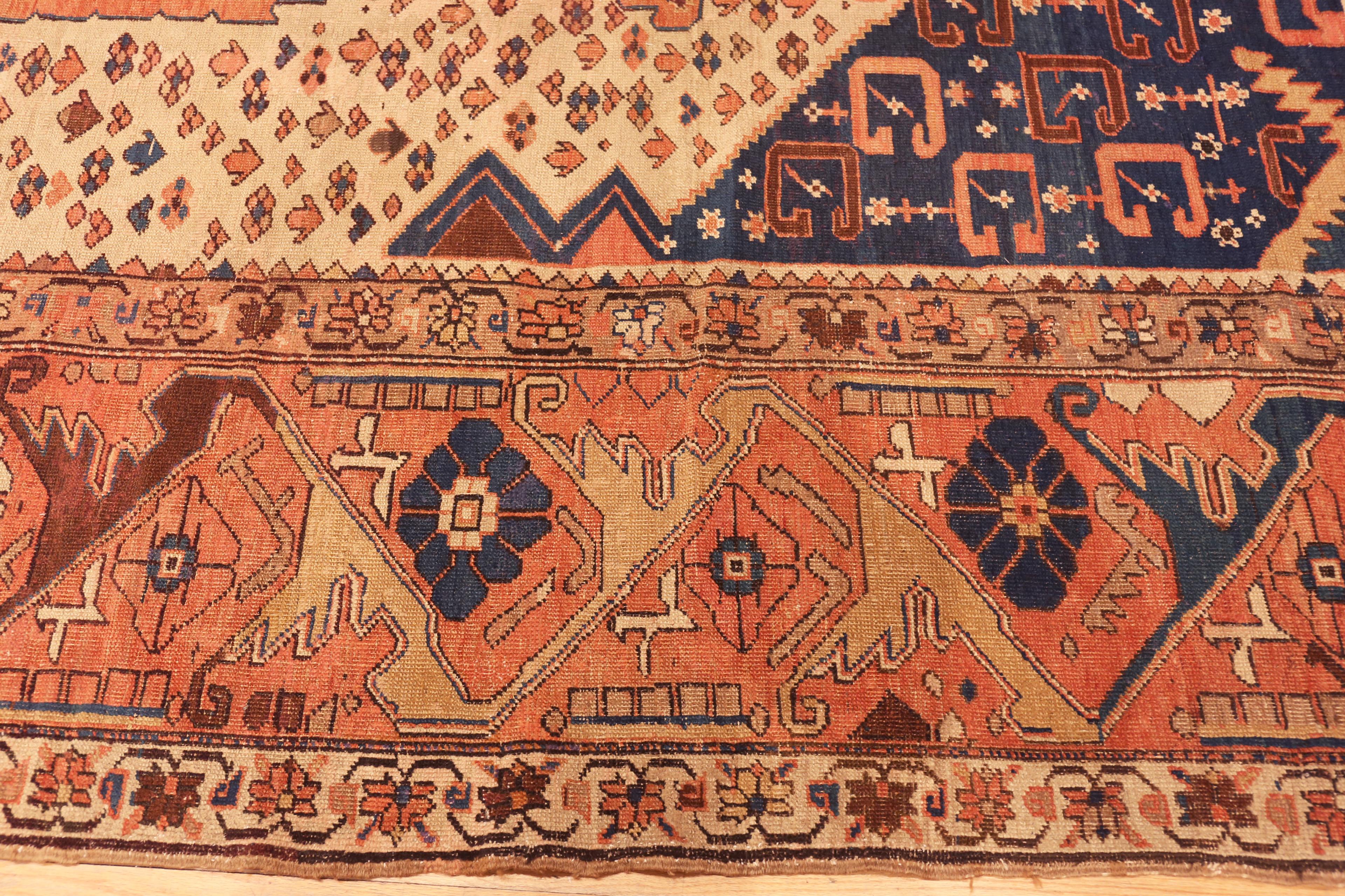 Nazmiyal Collection Antiker Persischer Bakshaish Teppich 11 ft x 15 ft im Zustand „Gut“ im Angebot in New York, NY