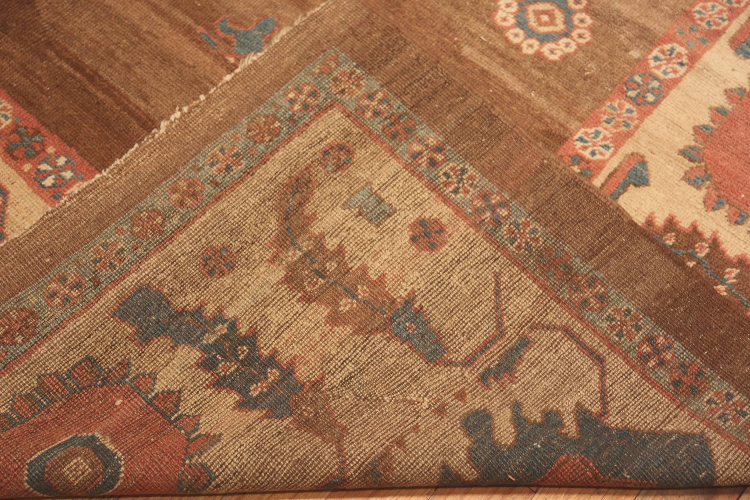 Antiker persischer Bakshaish-Teppich. 12 ft 2 in x 14 ft 8 in im Angebot 2