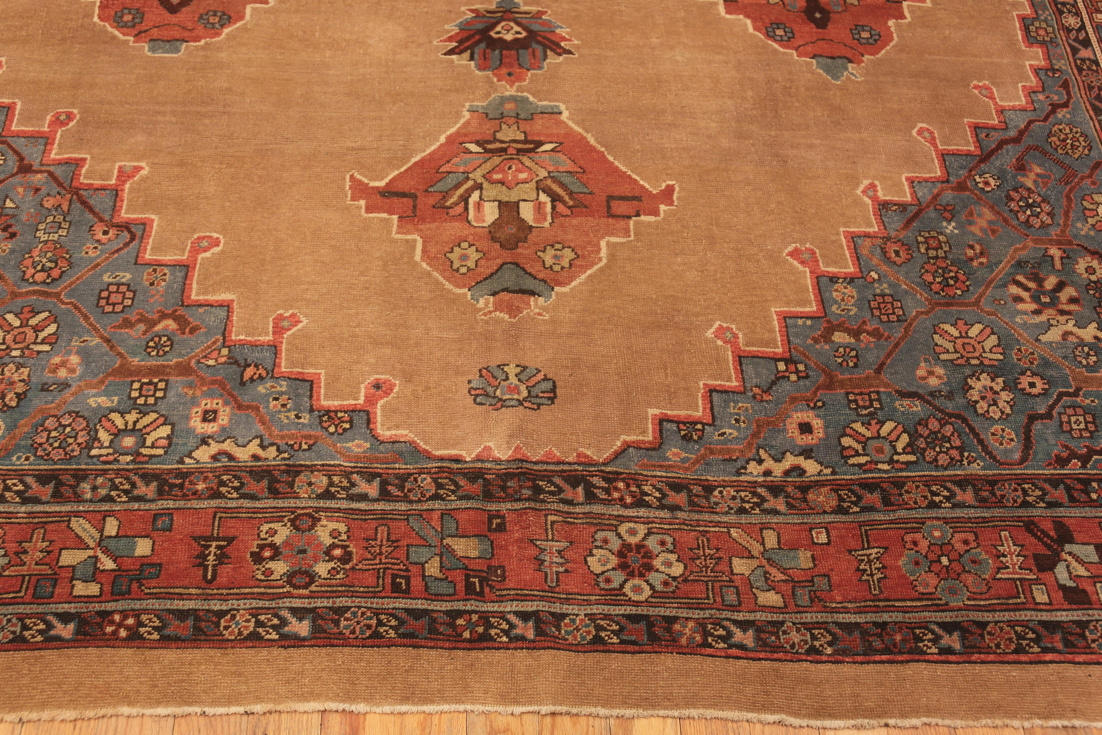 Hand-Knotted Antique Persian Bakshaish Rug. 8 ft 6 in x 13 ft 6 in For Sale